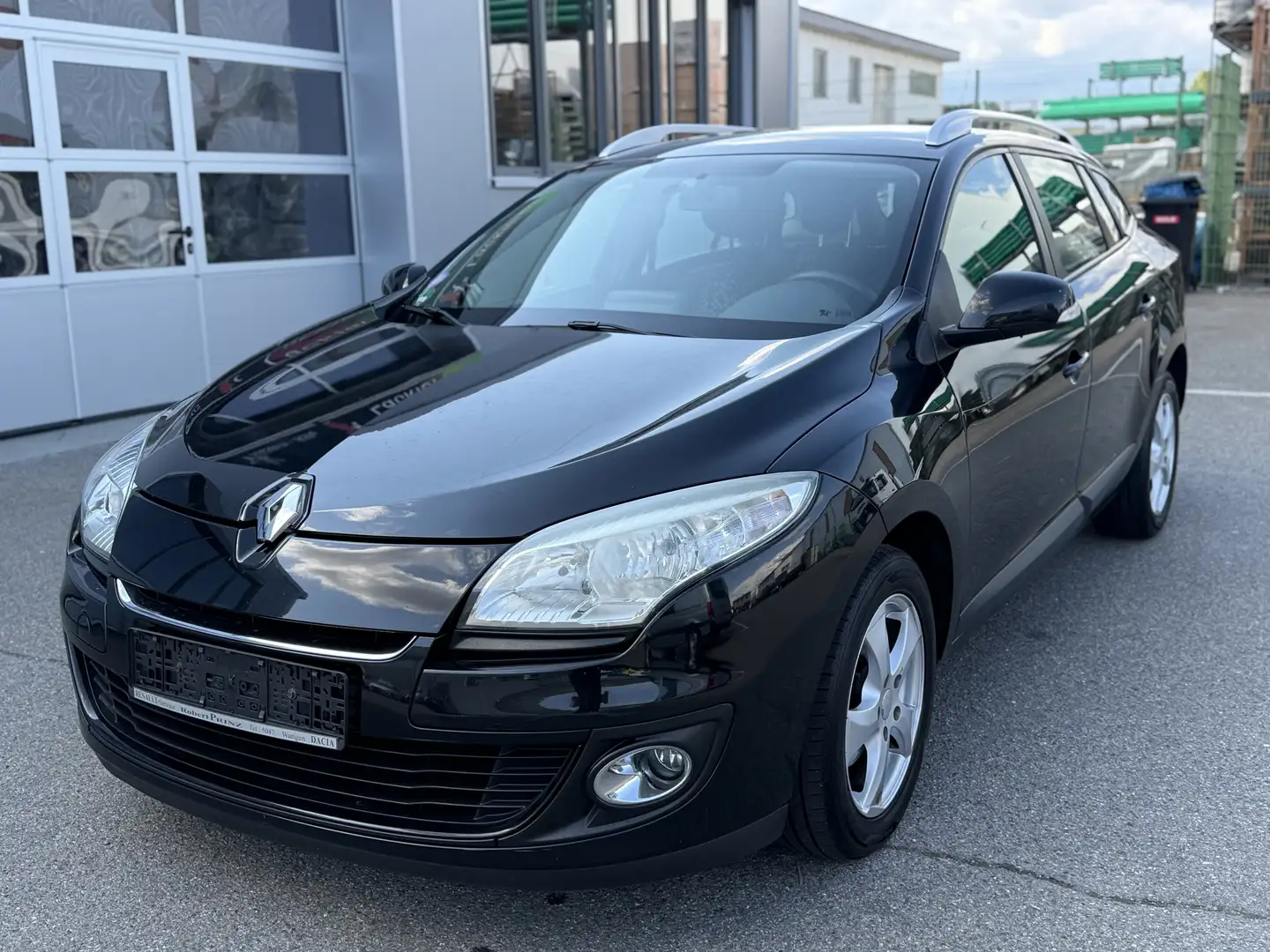 Renault Megane Grandtour TCe 130 Dynamique* N A V İ. ** Schwarz - 1