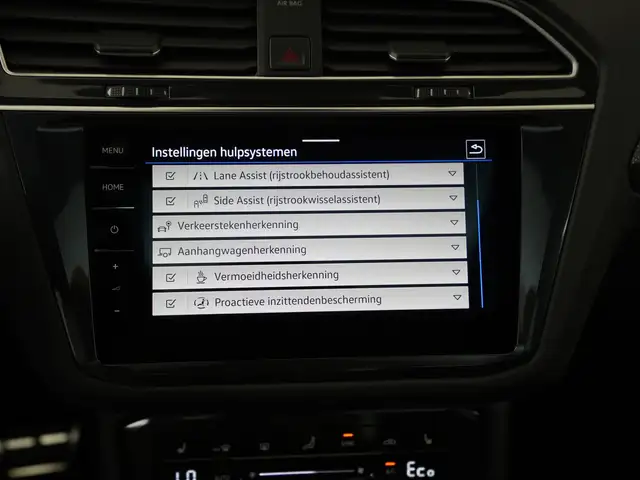 Volkswagen Tiguan view 24