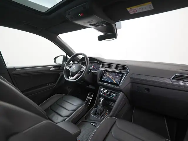 Volkswagen Tiguan view 2
