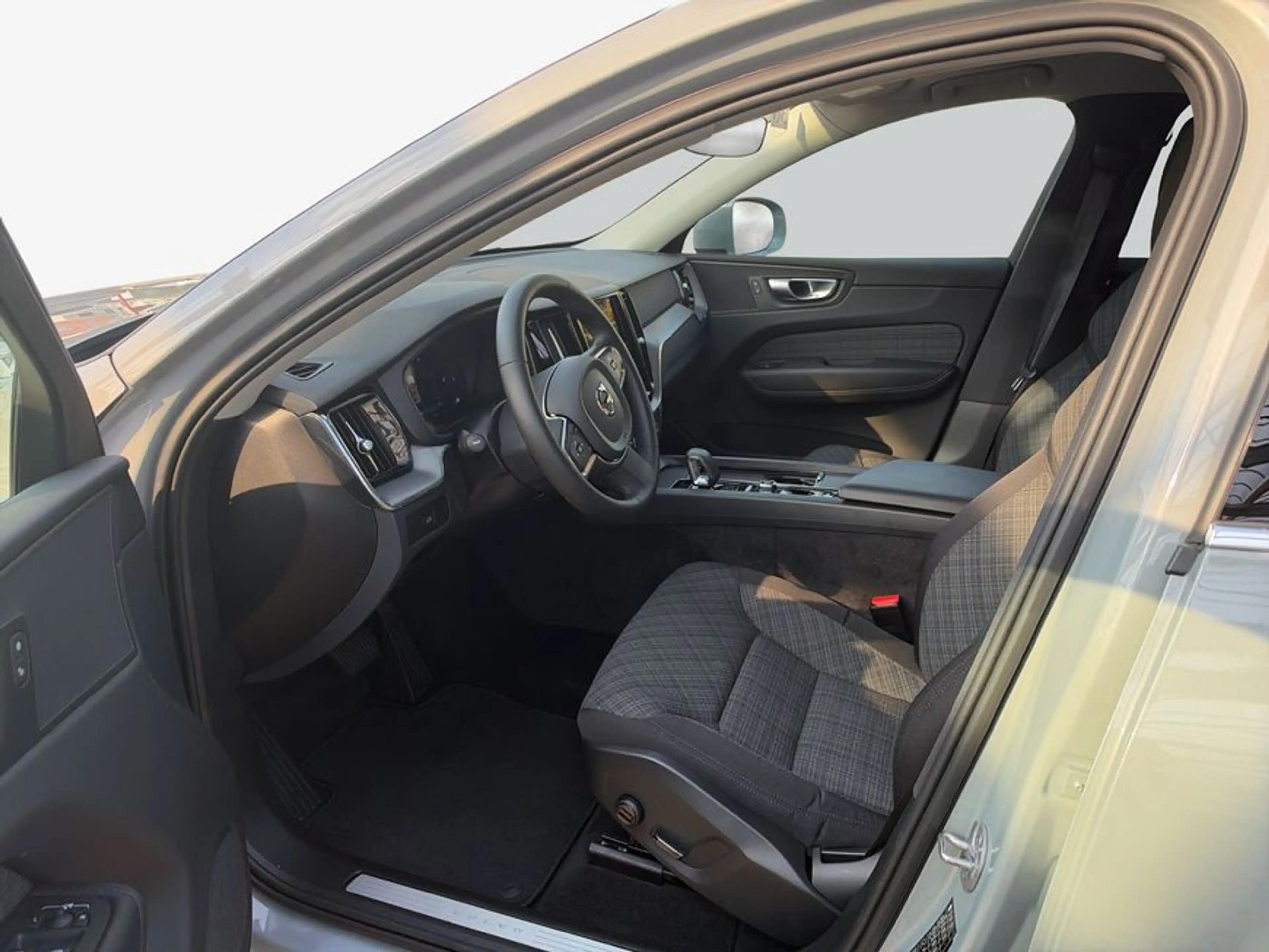 Volvo XC60 XC60 B4 D Core Sitzheiz Fahras&Winter-Pak — photo 9