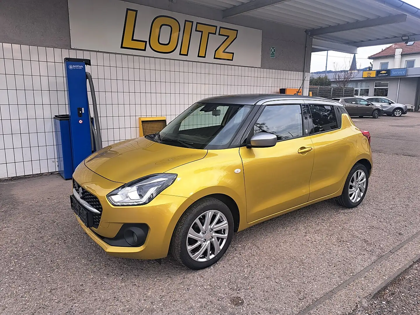 Suzuki Swift 1,2 Hybrid DualJet Shine CVT Gelb - 1