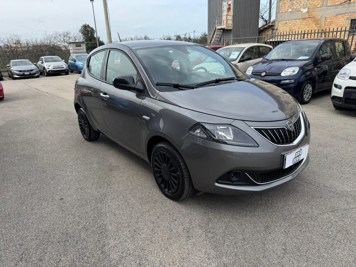 Lancia Ypsilon Ypsilon 1.0 firefly hybrid Silver s Grey - 2