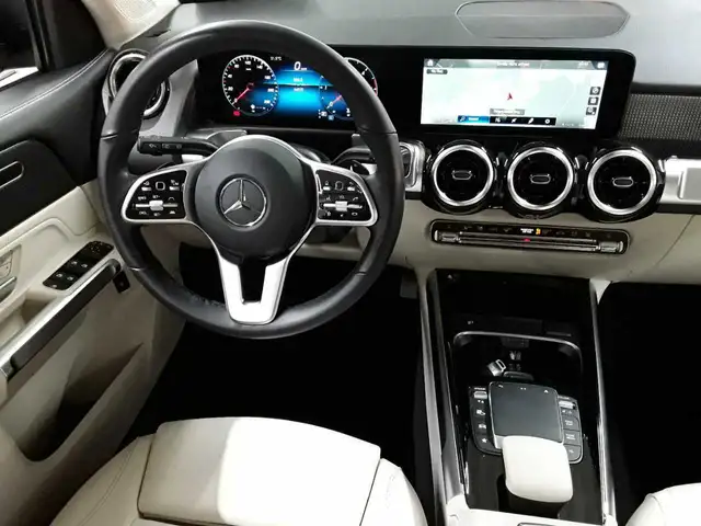 Mercedes-Benz GLB view 10