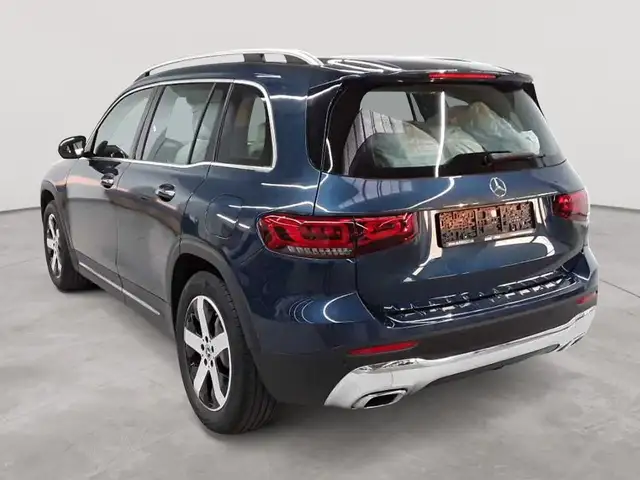 Mercedes-Benz GLB view 5