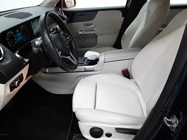 Mercedes-Benz GLB view 7