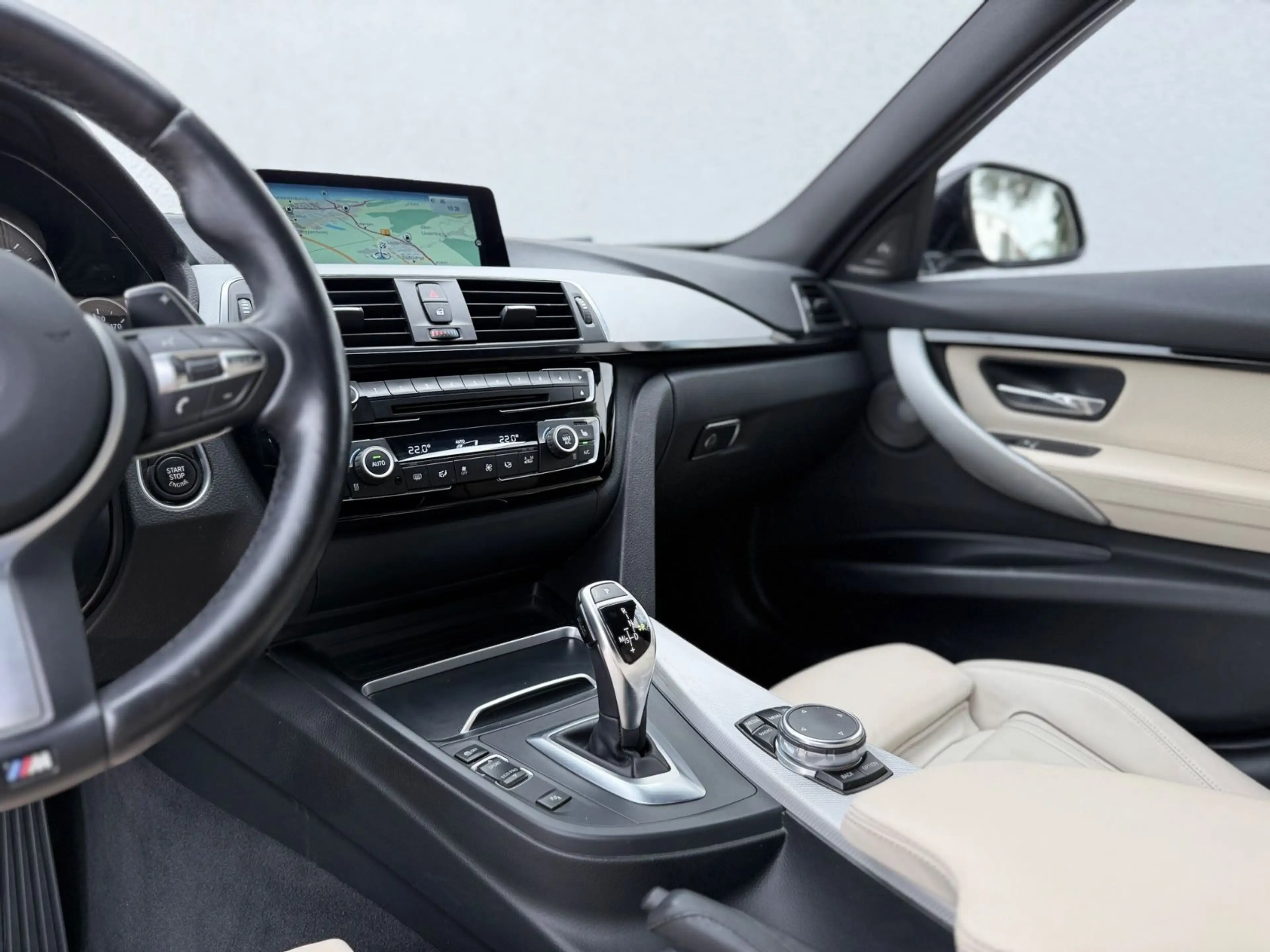 BMW 340 i xDrive Touring M-Paket Leder HUD h/k PANO — photo 12