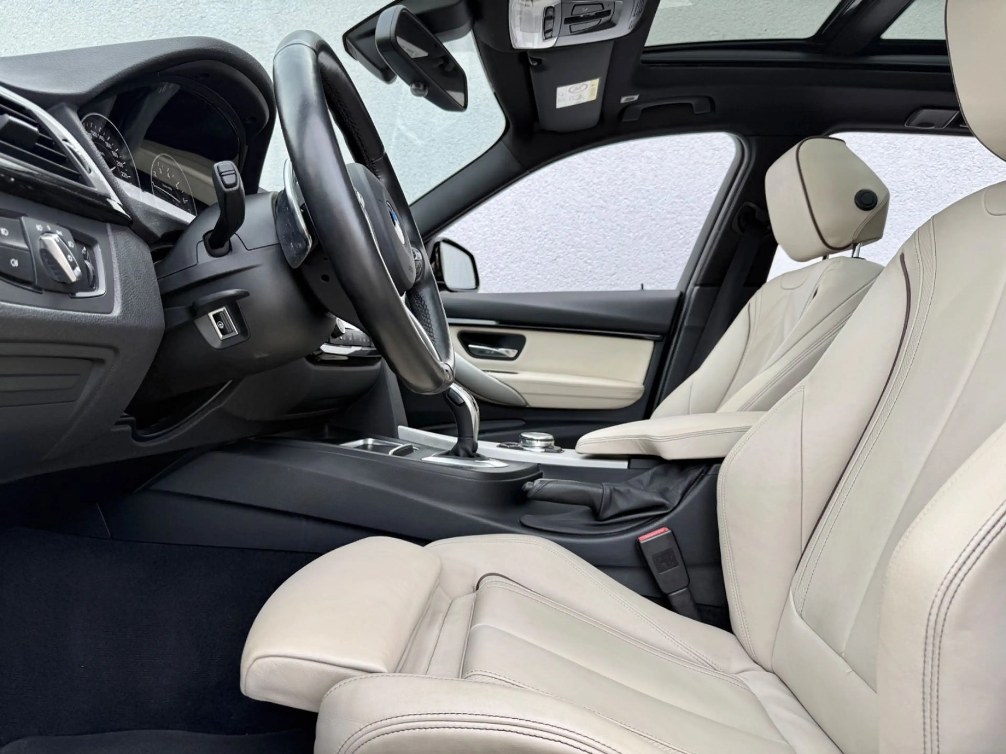 BMW 340 i xDrive Touring M-Paket Leder HUD h/k PANO — photo 13