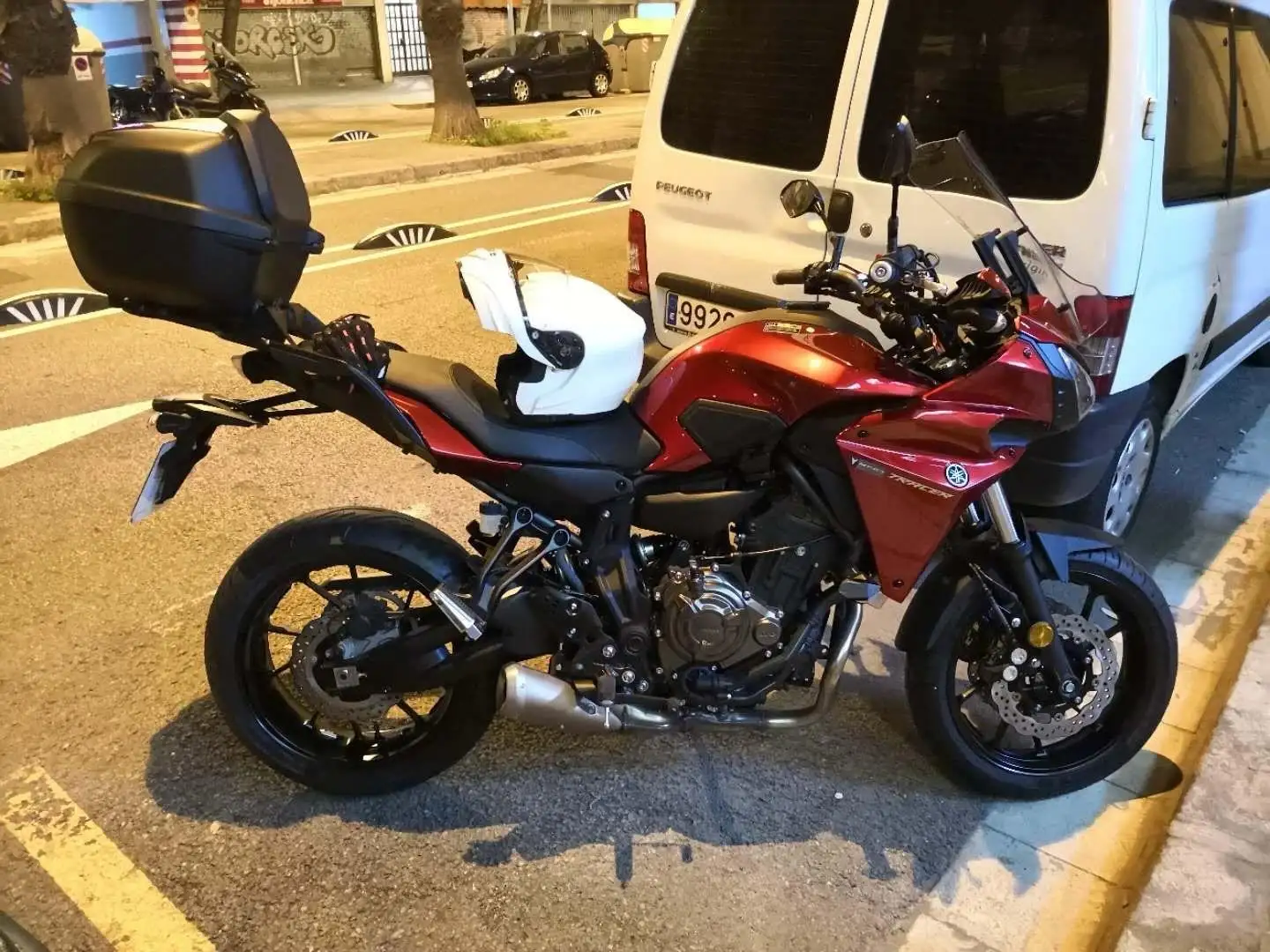 Yamaha Tracer 700 Red - 1