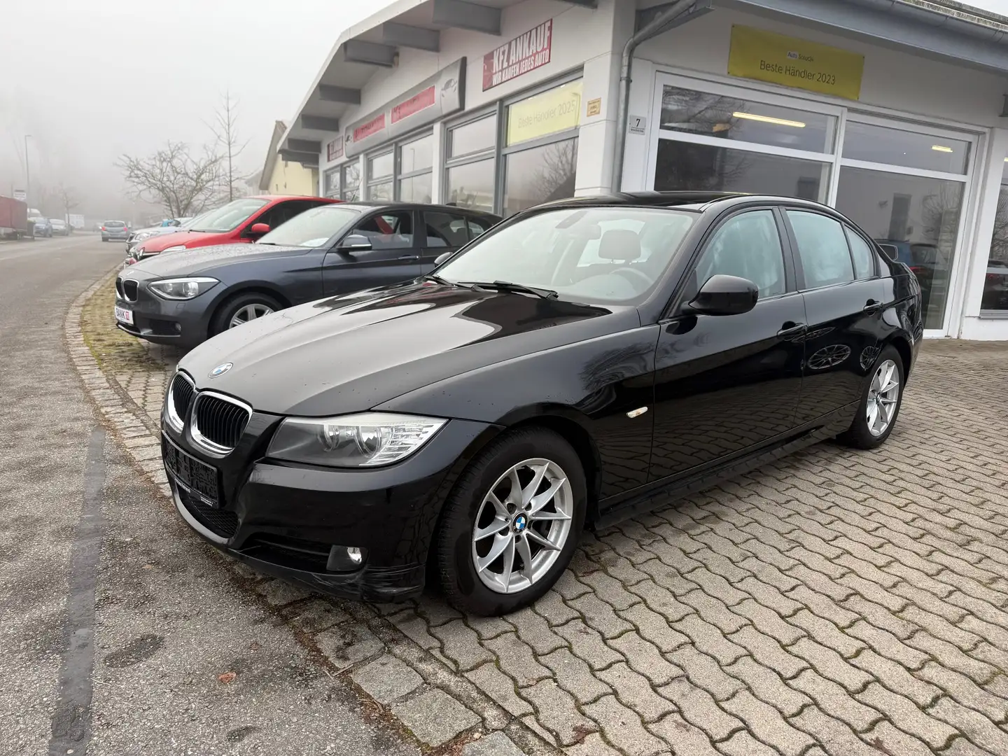 BMW 318 318i - TÜV 01.2027. - Schwarz - 1