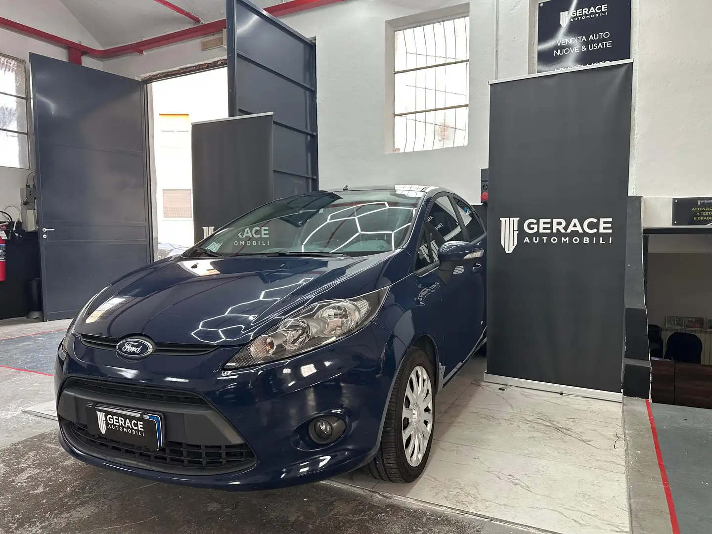 Ford Fiesta Fiesta 5p 1.2 16v + c/esp E5 Bleu - 2