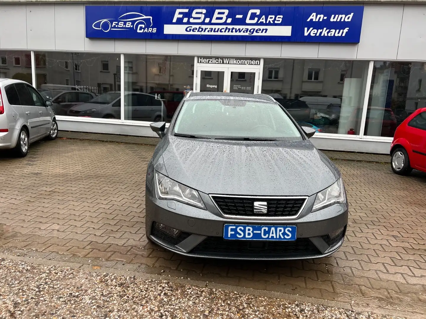 SEAT Leon ST Style Šedá - 1