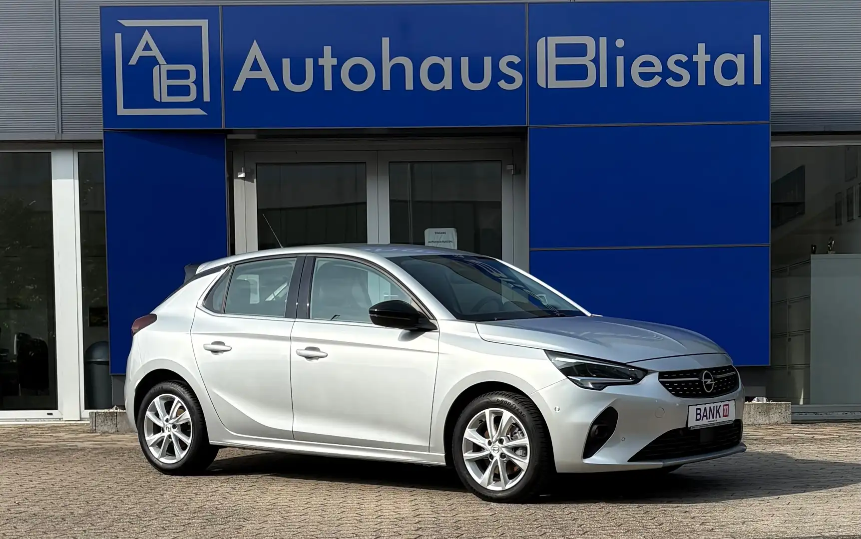Opel Corsa Elegance 1.2T *Allwetterreifen + Navi + Automatik* Silber - 1