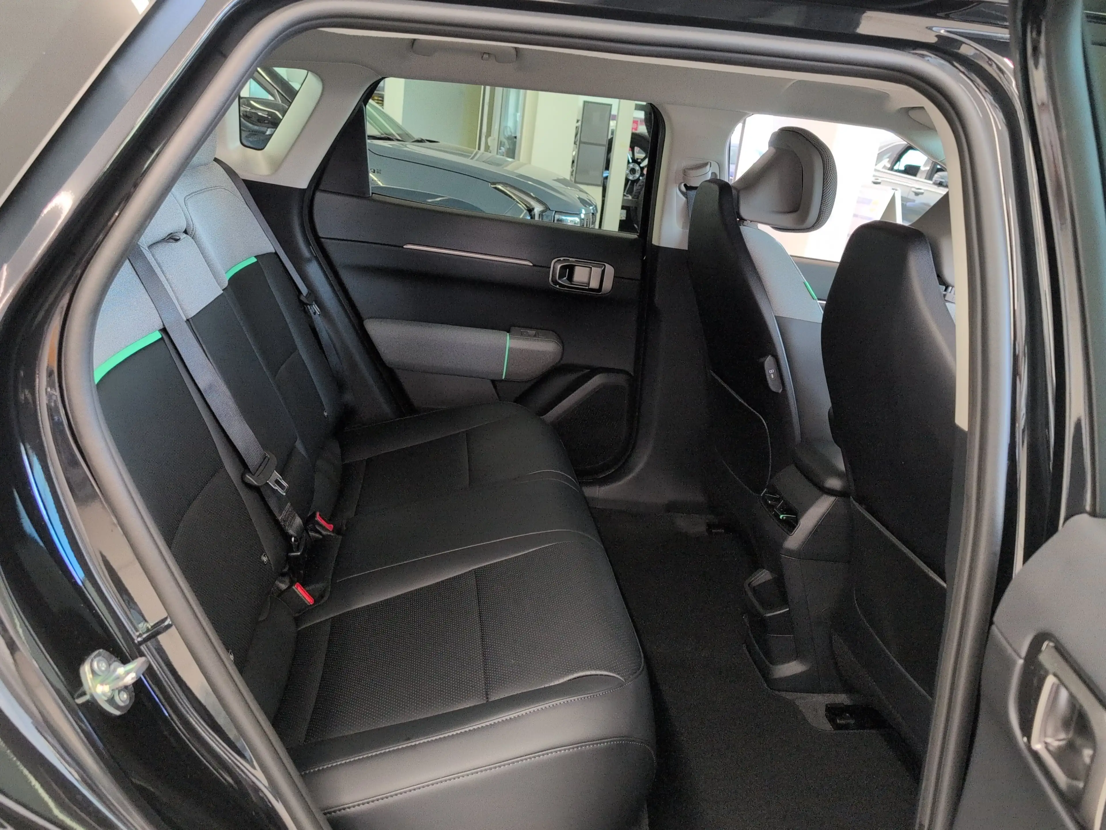 Kia EV4 Earth 81.4-kWh FWD Upgrade Technology — photo 11