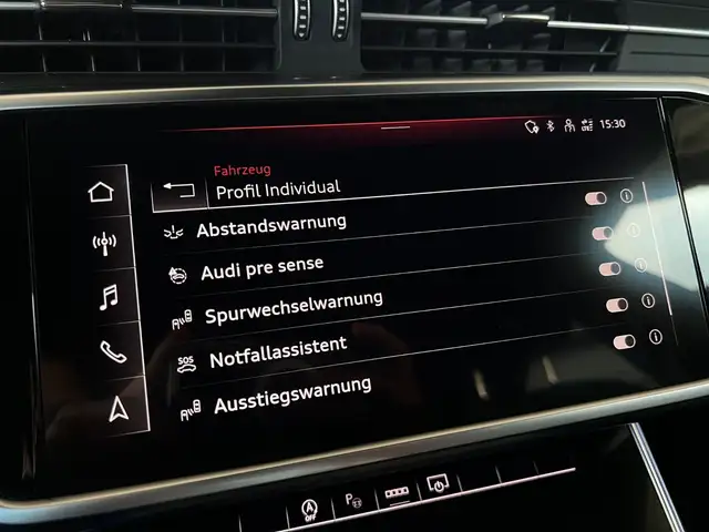 Audi A6 view 12
