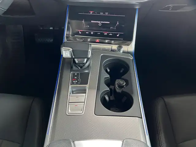 Audi A6 view 8
