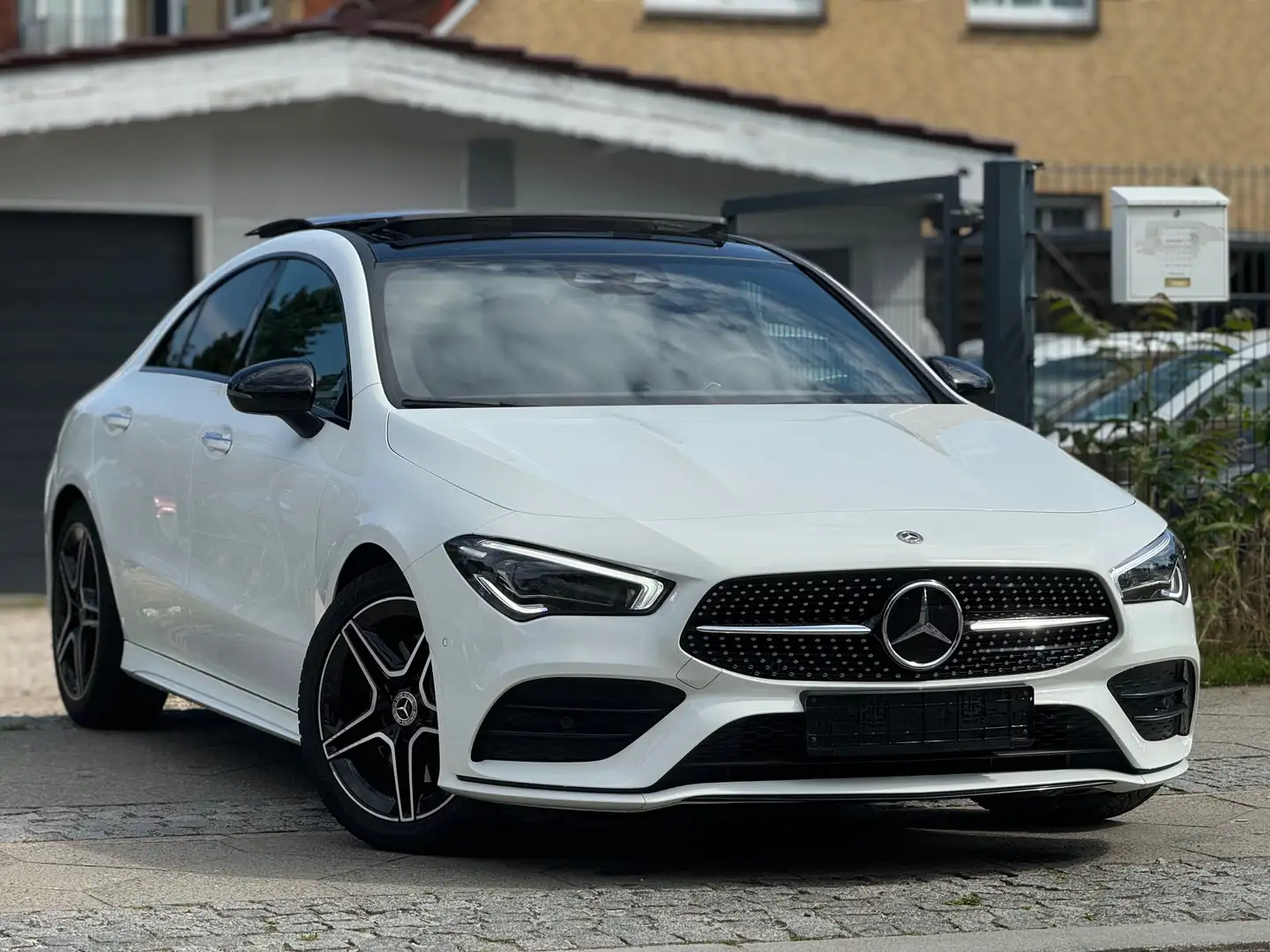 Mercedes-Benz CLA 180 AMG-Line/Night-Paket/Pano/Memory Wit - 1