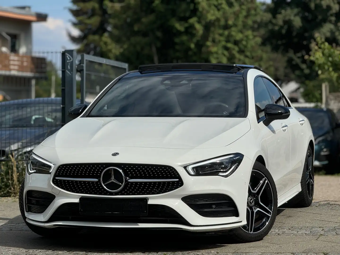 Mercedes-Benz CLA 180 AMG-Line/Night-Paket/Pano/Memory Wit - 2