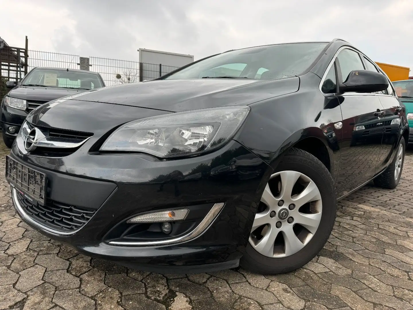 Opel Astra 1,6DTi Kiutomtik,Navi,AK Zwart - 1