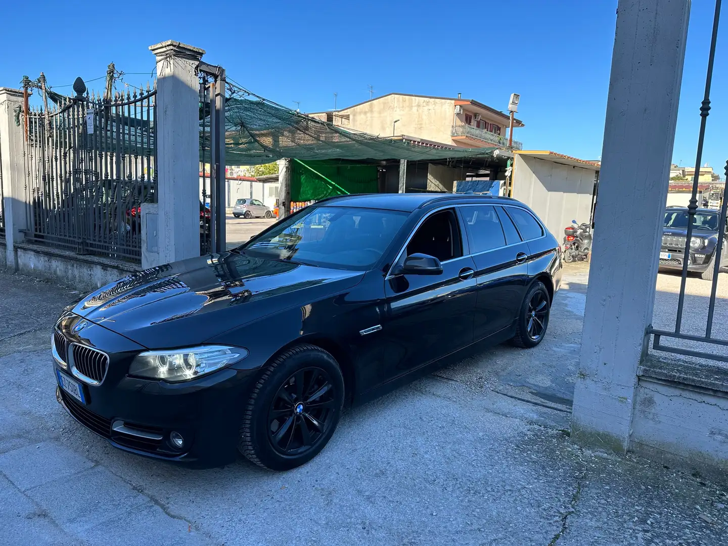 BMW 520 520d Touring Business 190cv automatica km 160.000 Černá - 1