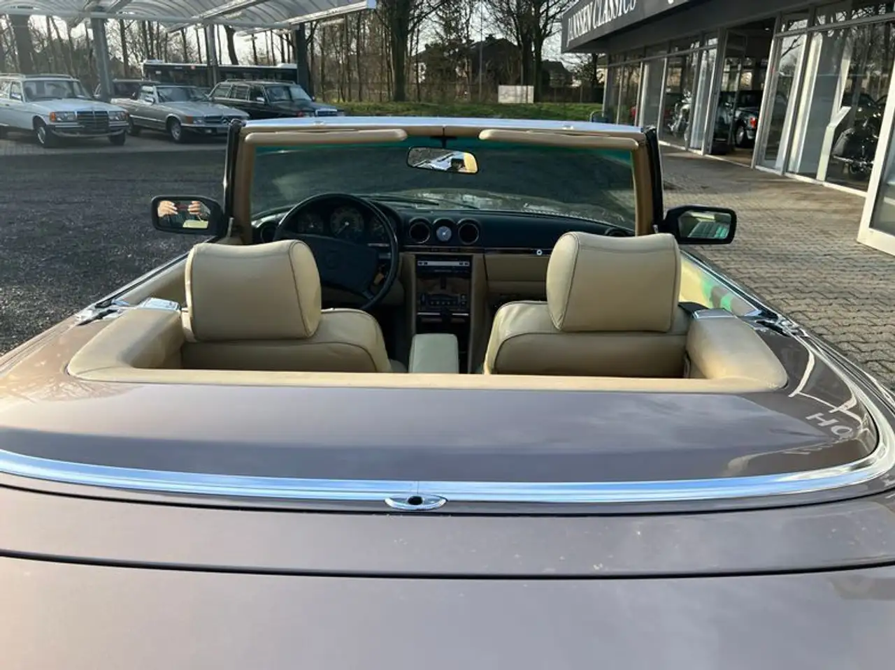 Mercedes-Benz SL 560 Impala / Beige, foto 10