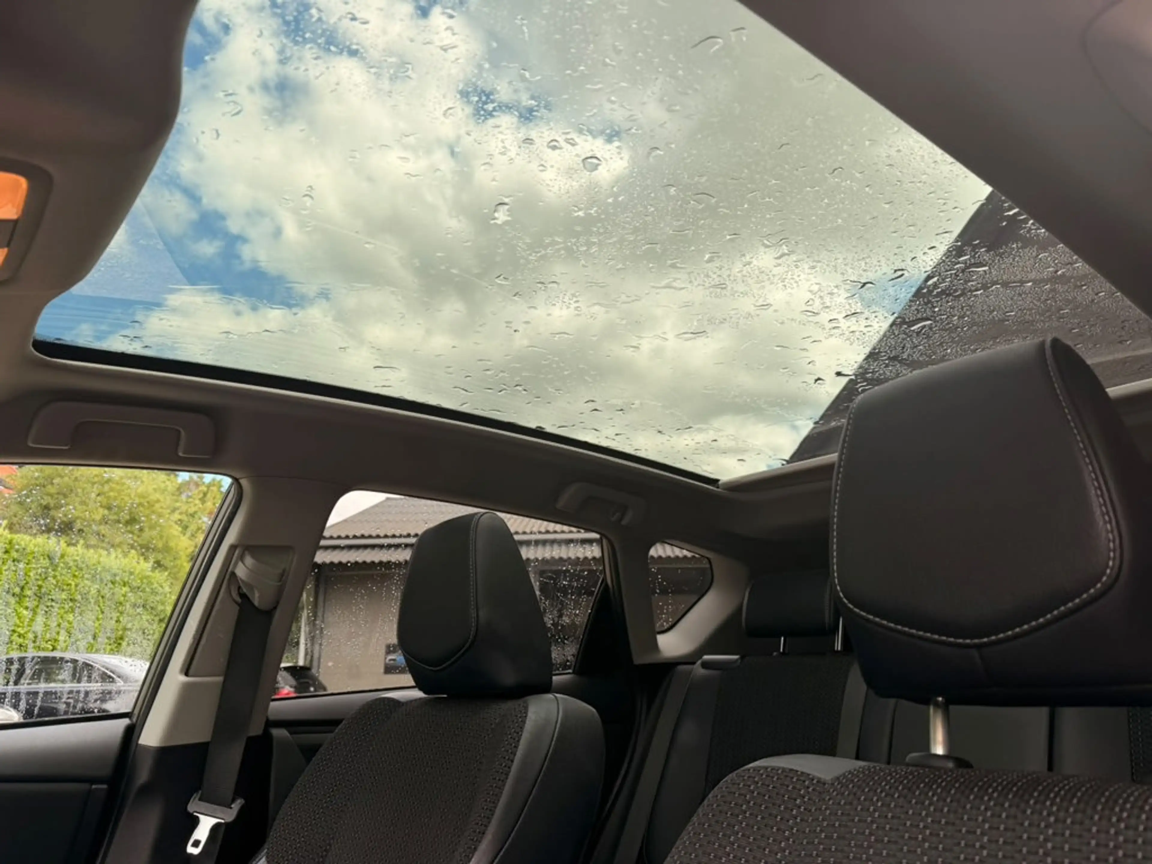 Toyota Auris 1.8 Hybrid Lease Pro — photo 5