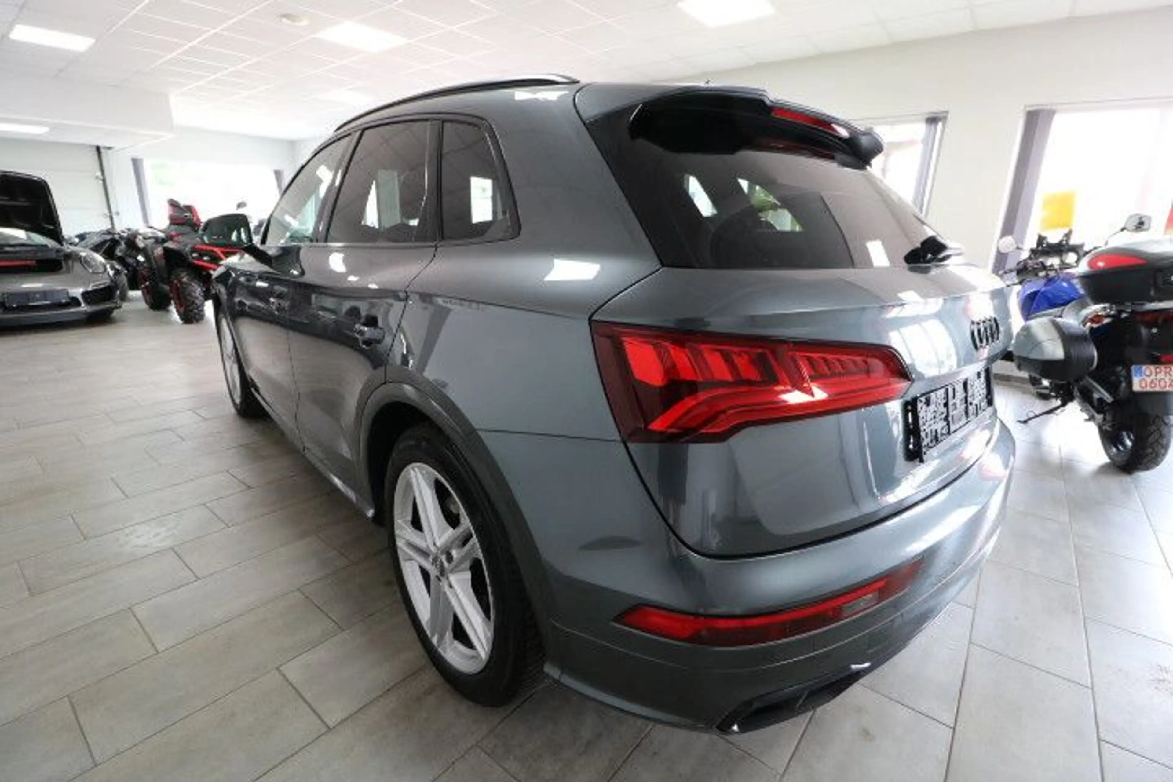 Audi SQ5 3.0 TDI quattro — photo 5