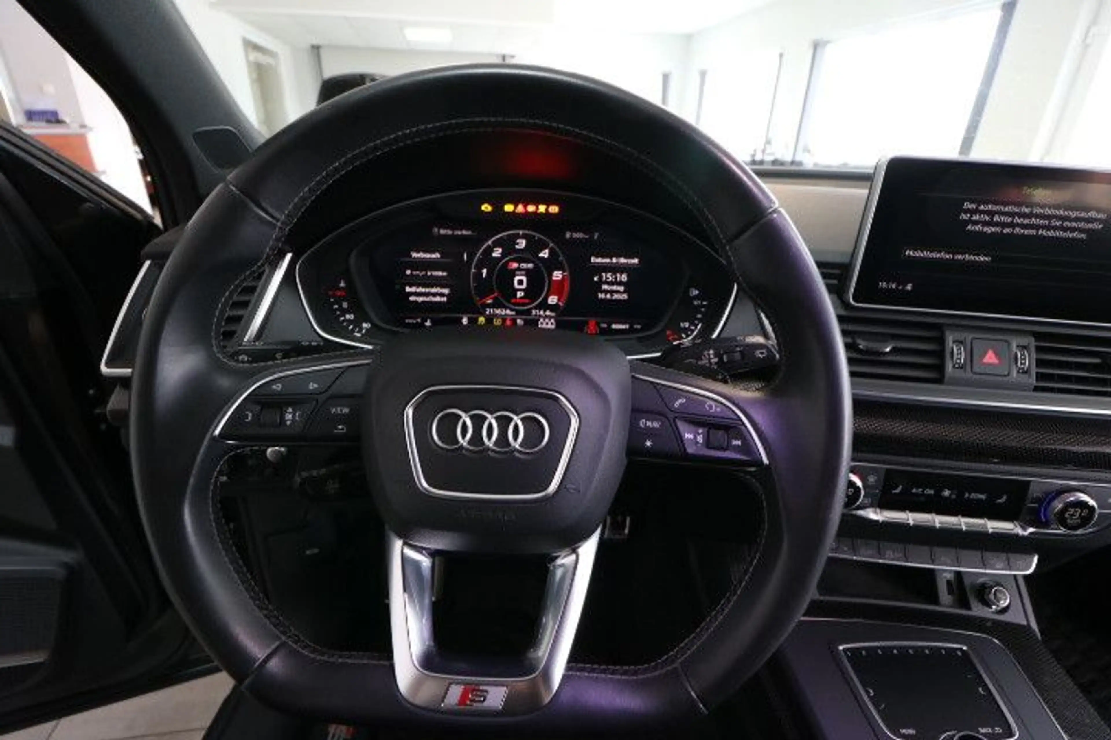 Audi SQ5 3.0 TDI quattro — photo 12