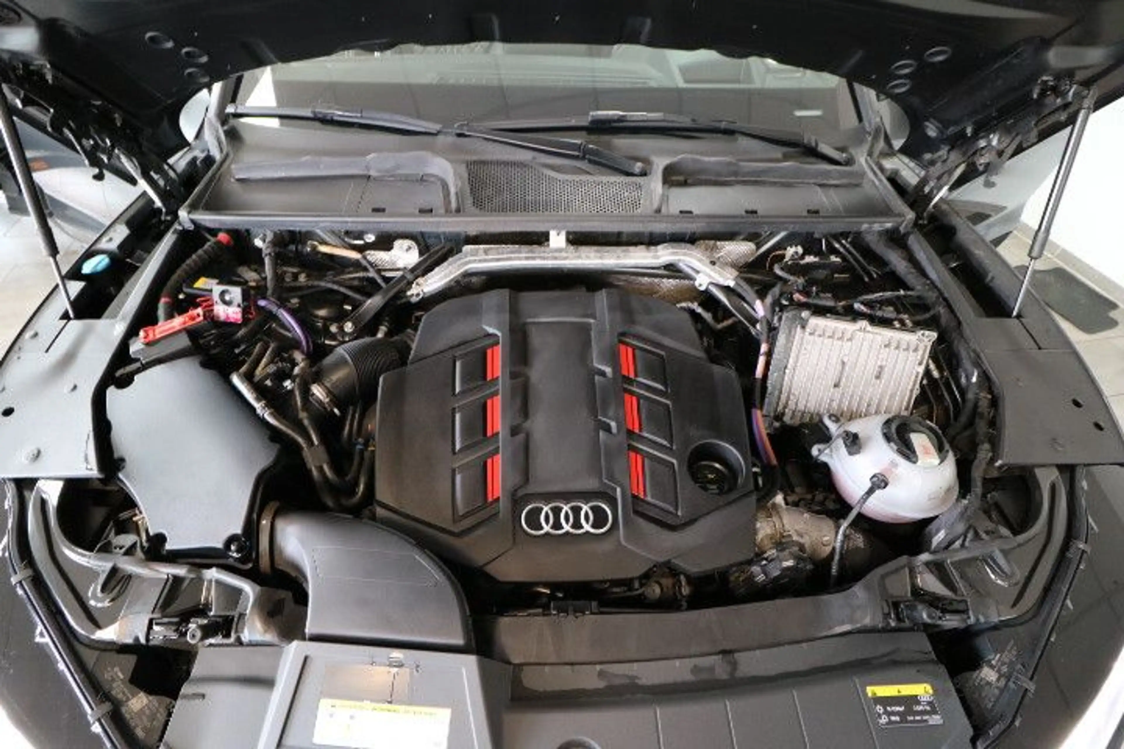 Audi SQ5 3.0 TDI quattro — photo 15