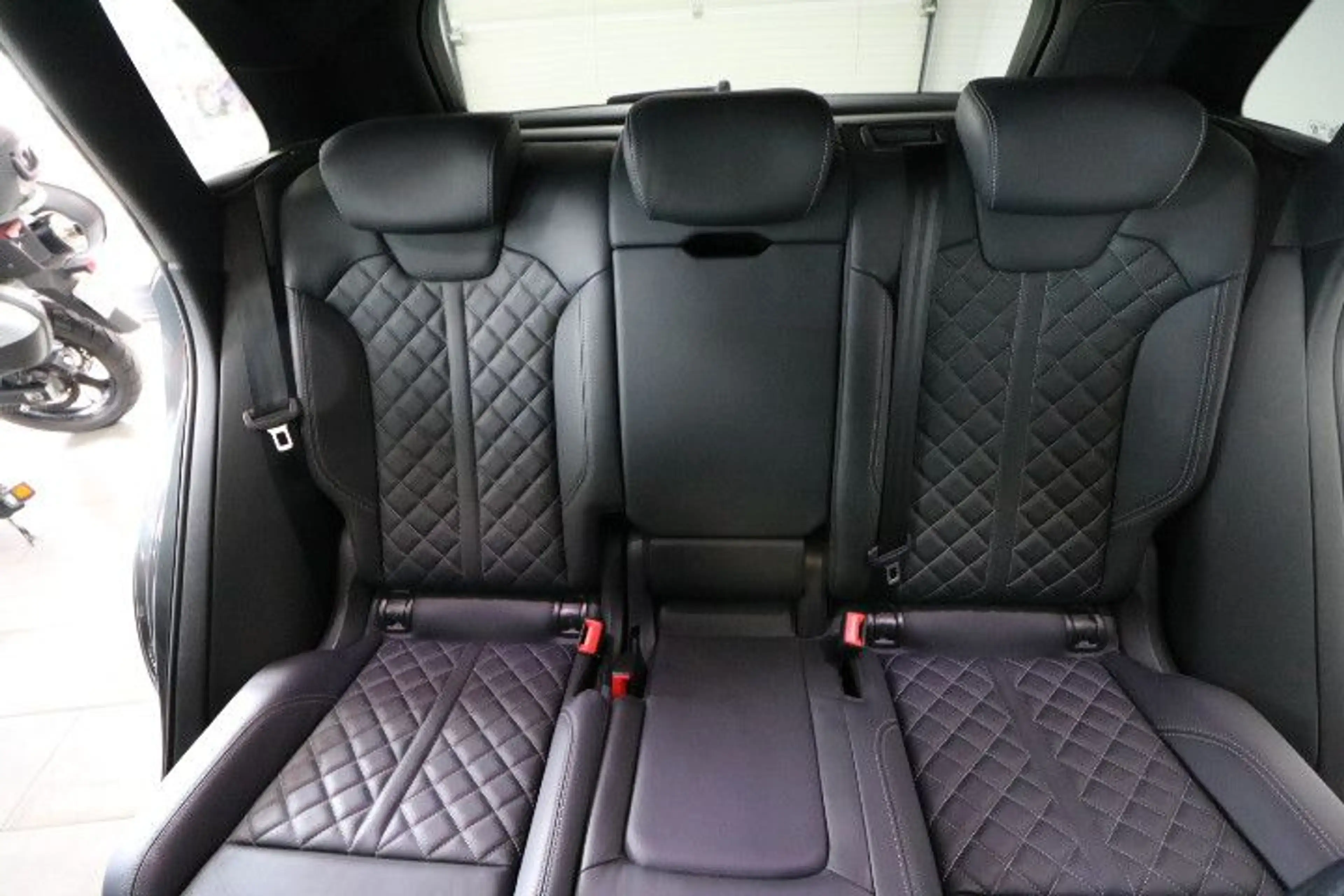 Audi SQ5 3.0 TDI quattro — photo 13
