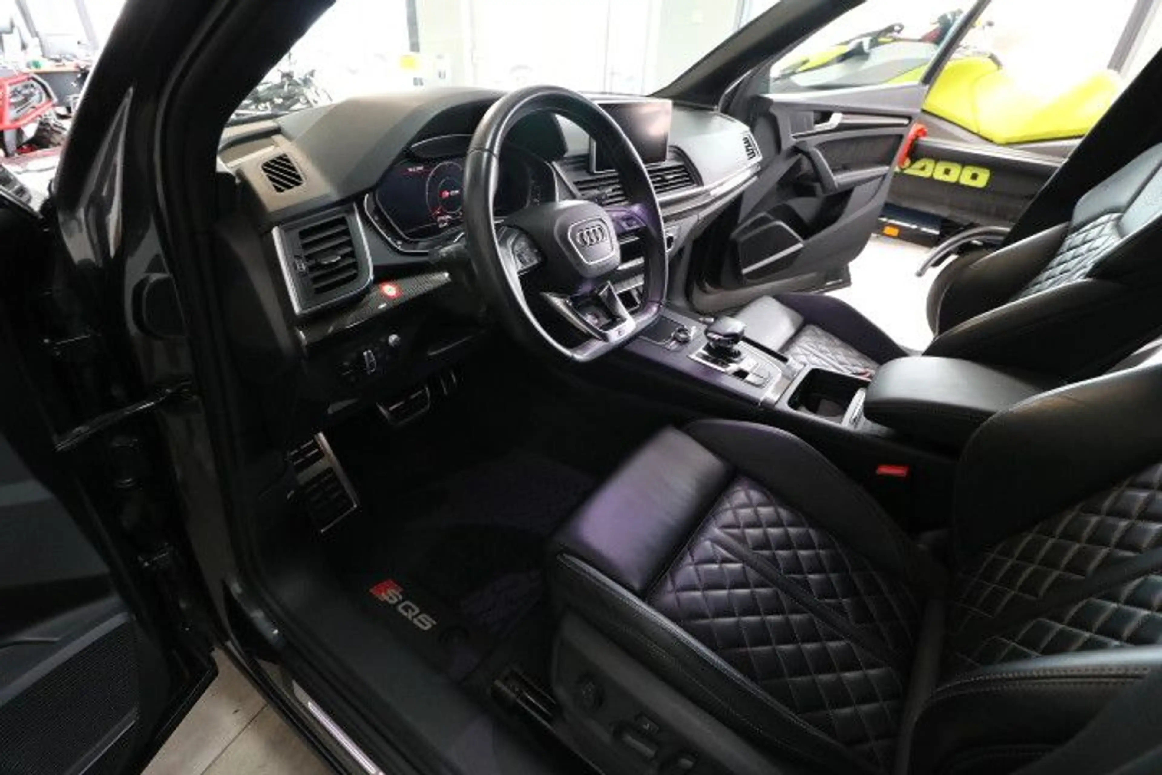 Audi SQ5 3.0 TDI quattro — photo 9