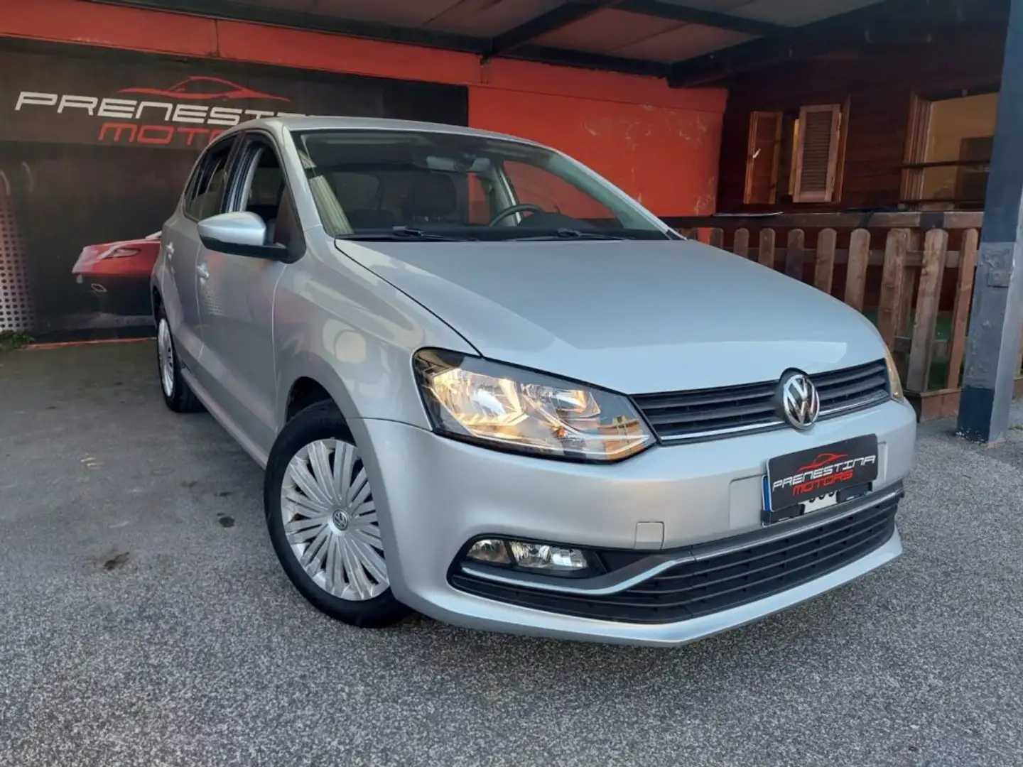 Volkswagen Polo 1.0 MPI 75 CV 5p. Comfortline Plateado - 1
