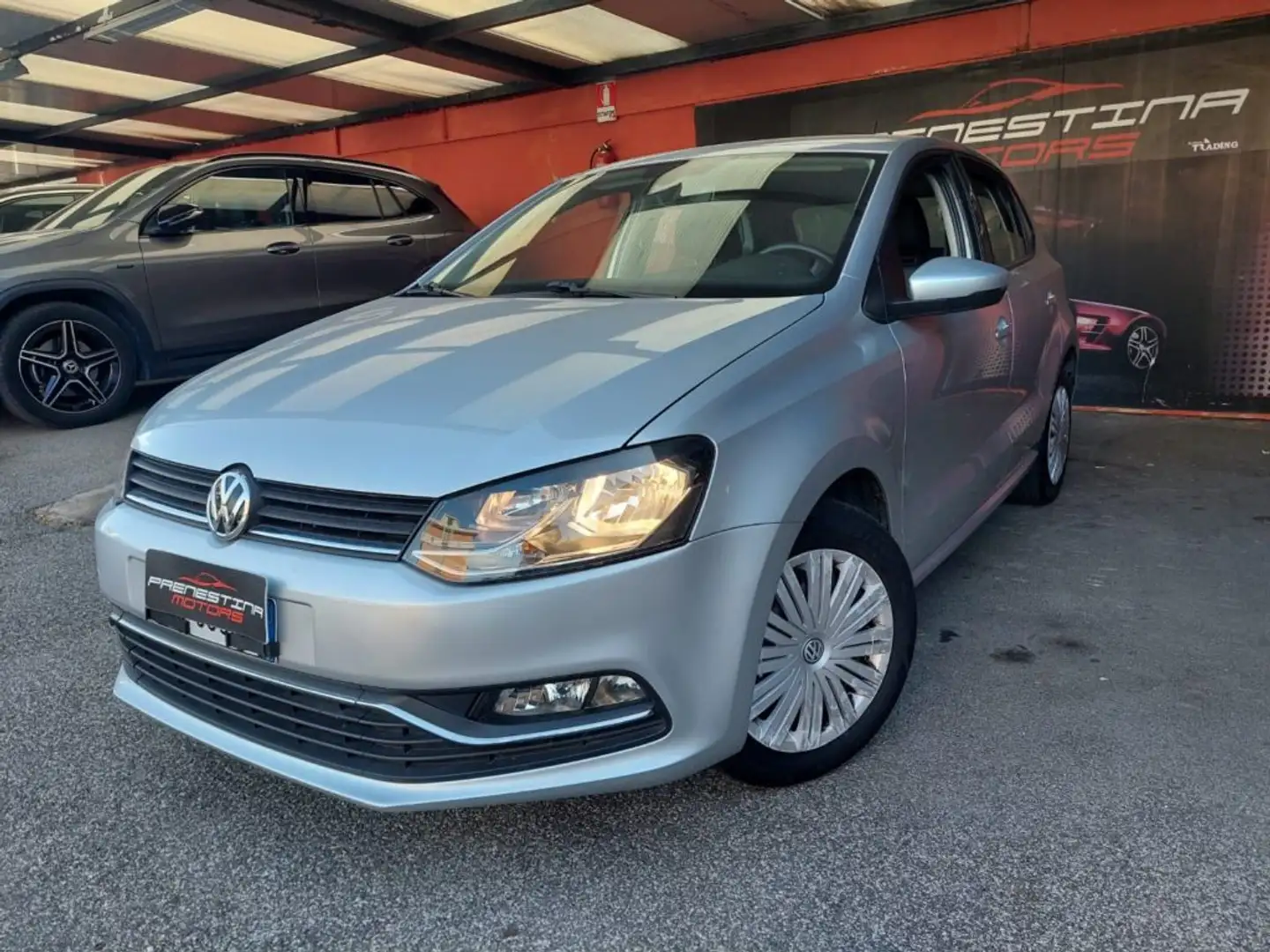 Volkswagen Polo 1.0 MPI 75 CV 5p. Comfortline Plateado - 2