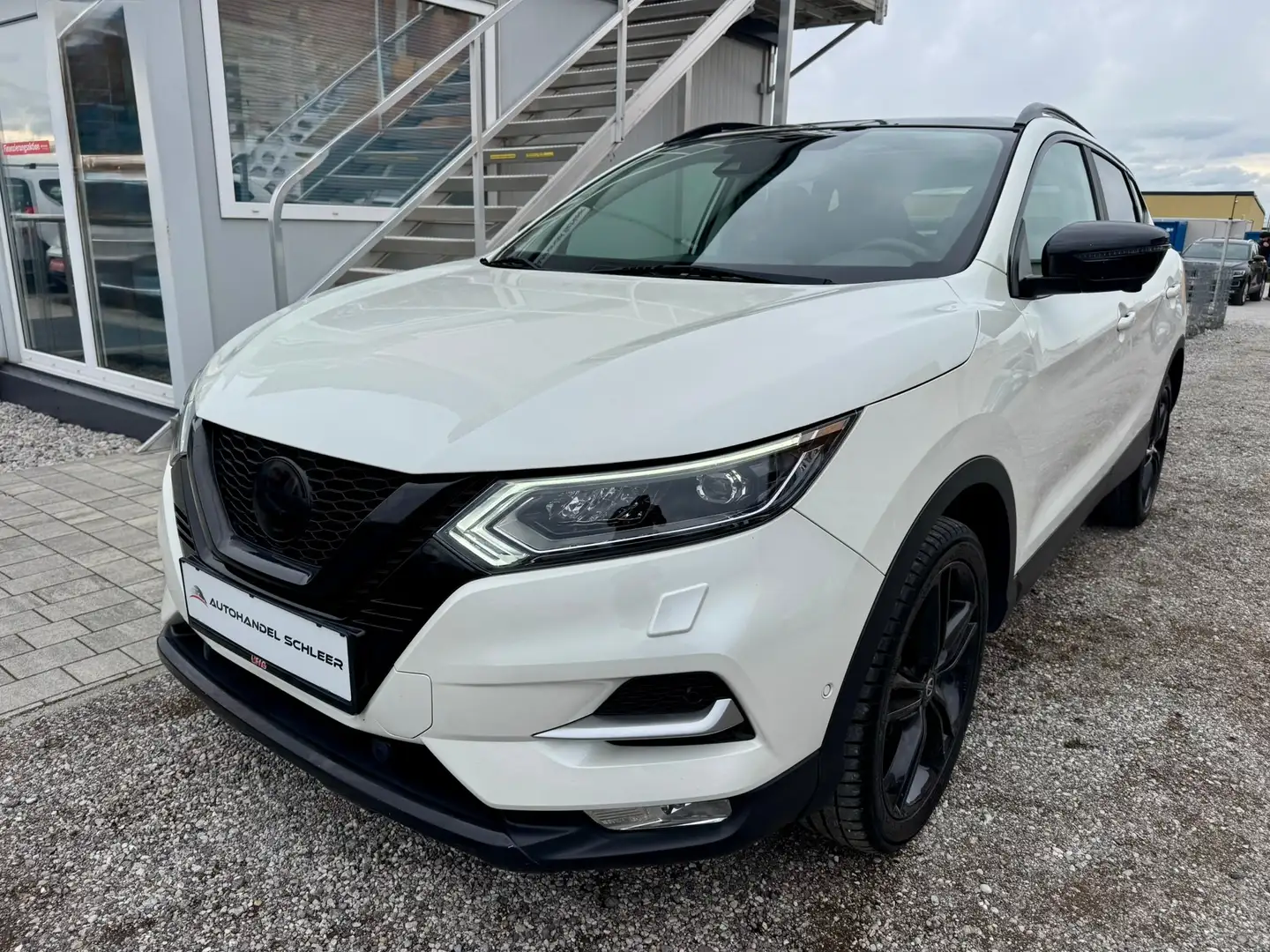 Nissan Qashqai N-Motion , 1.4 Benzin Weiß - 1