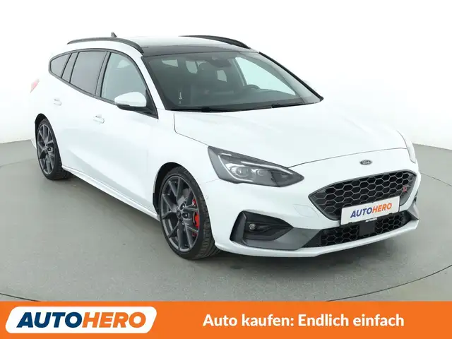 Ford Focus view 8
