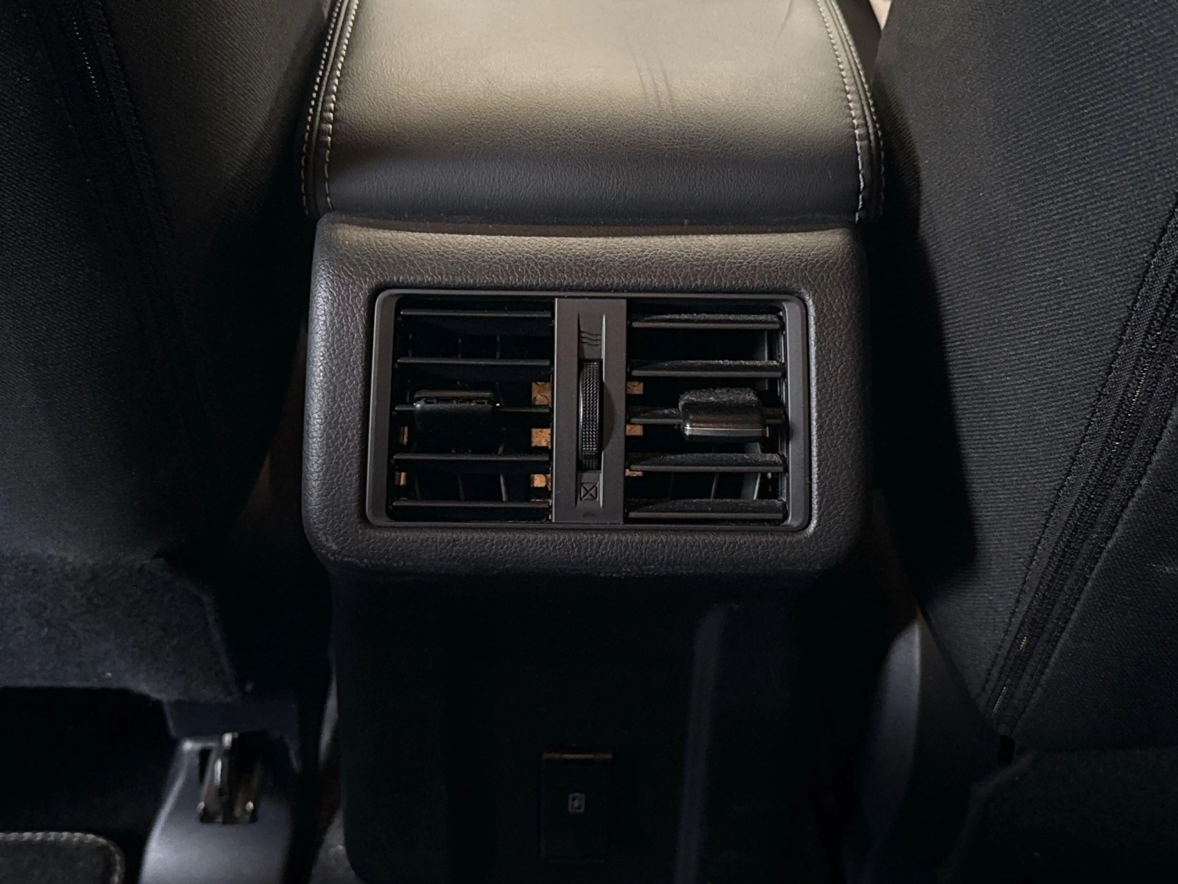 Mitsubishi Outlander 2.4 PHEV Pure | CAMERA | STOELVERWARMING | KEYLESS — photo 39