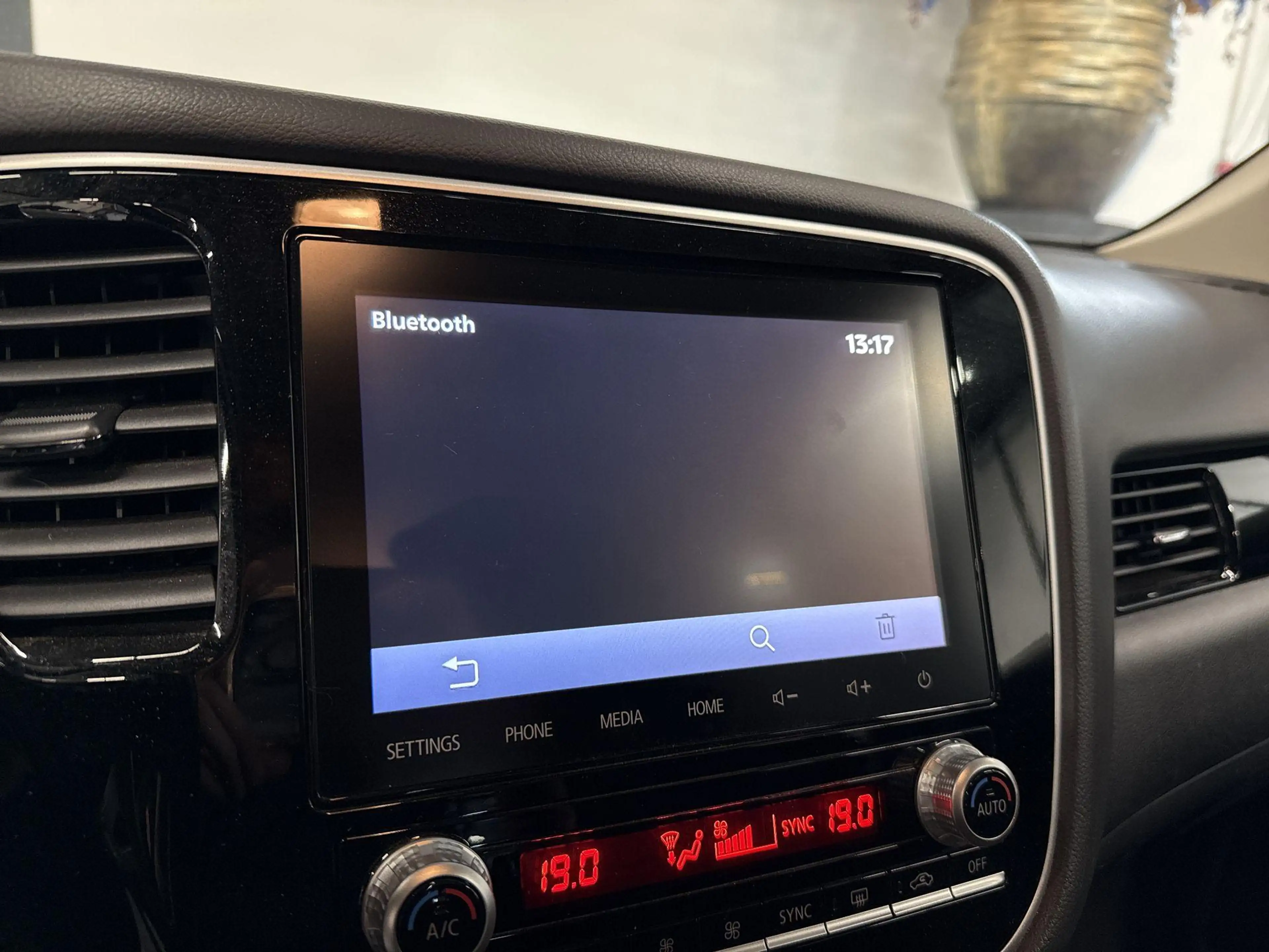 Mitsubishi Outlander 2.4 PHEV Pure | CAMERA | STOELVERWARMING | KEYLESS — photo 33