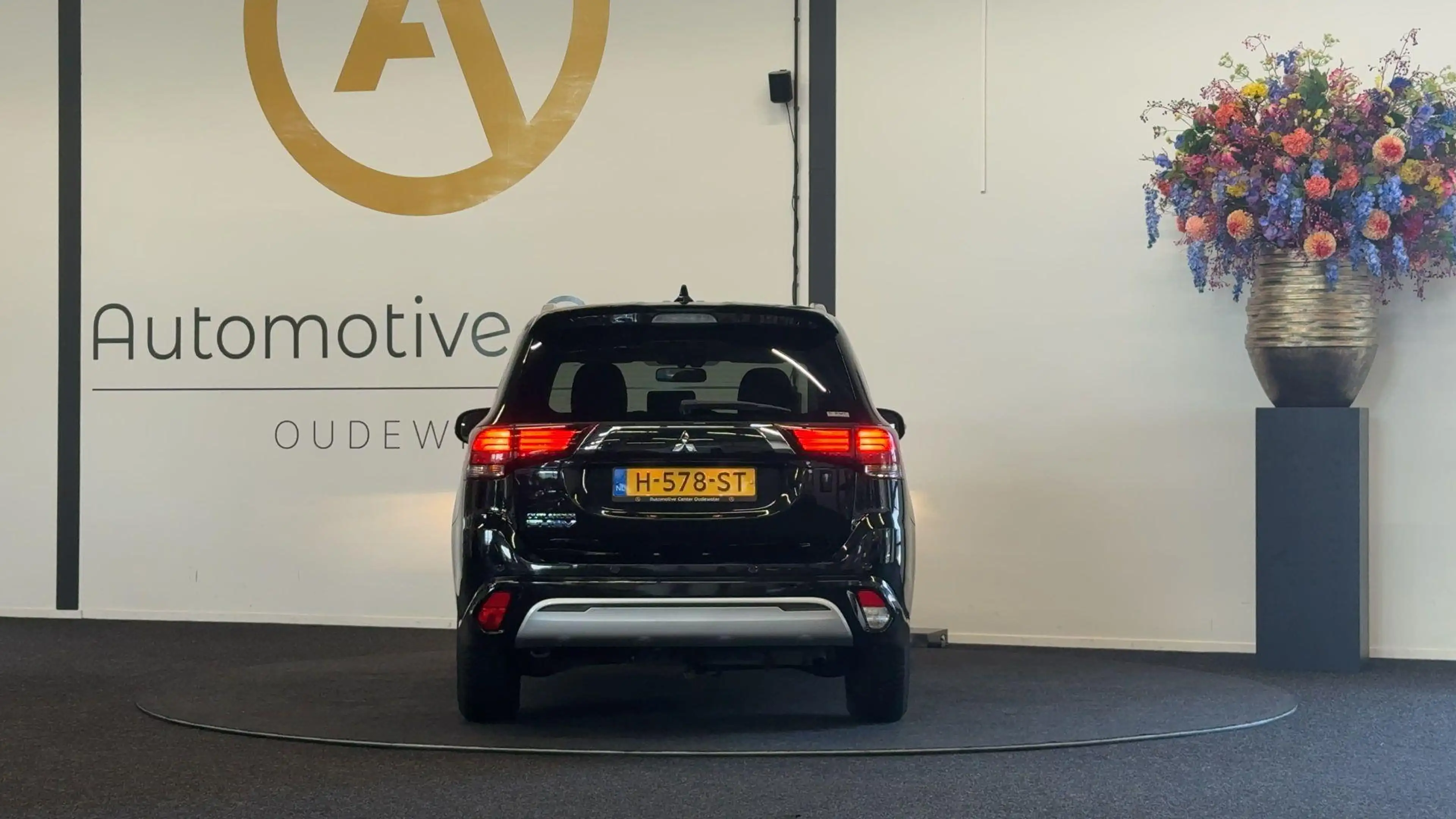 Mitsubishi Outlander 2.4 PHEV Pure | CAMERA | STOELVERWARMING | KEYLESS — photo 13
