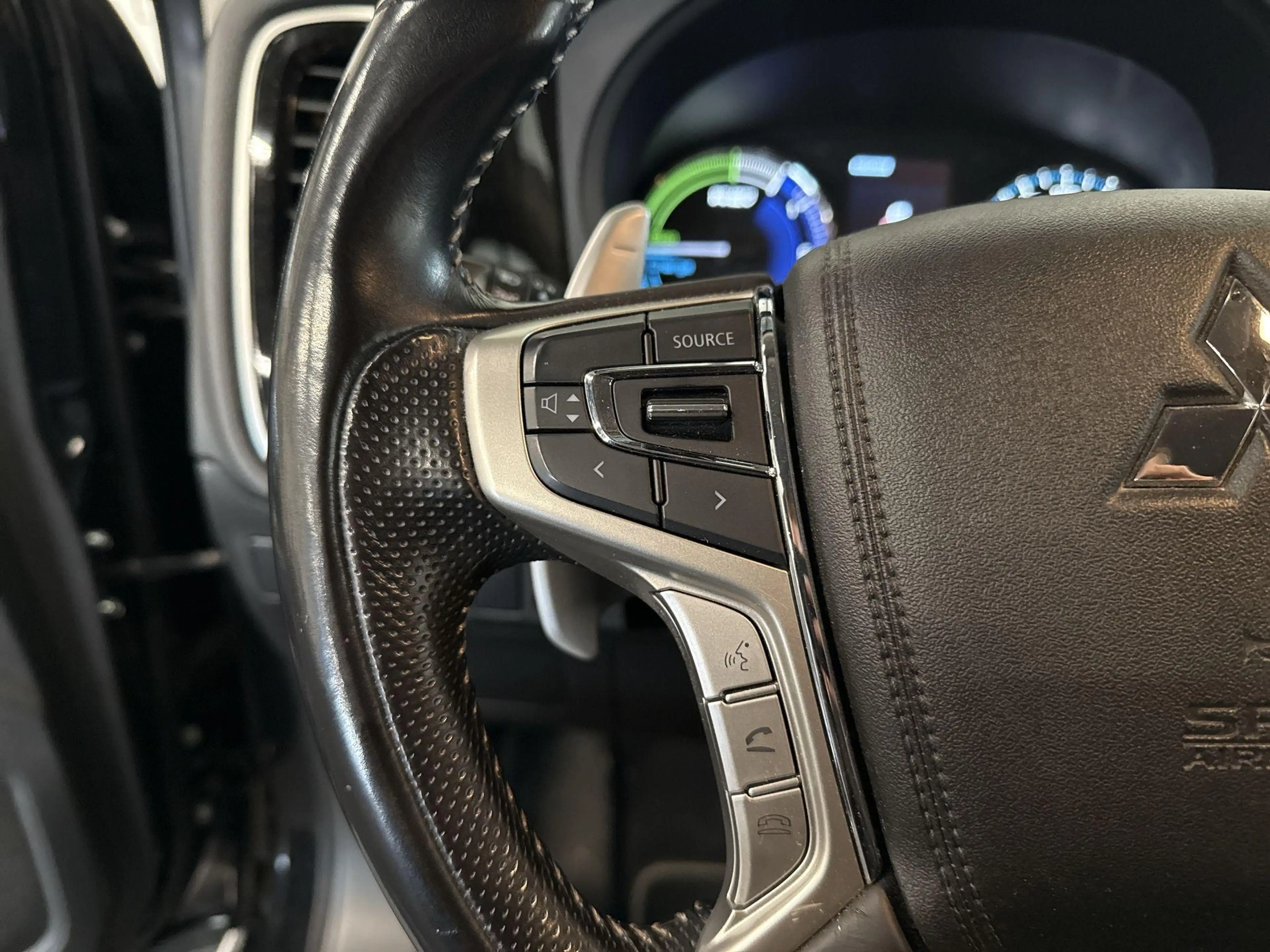 Mitsubishi Outlander 2.4 PHEV Pure | CAMERA | STOELVERWARMING | KEYLESS — photo 27