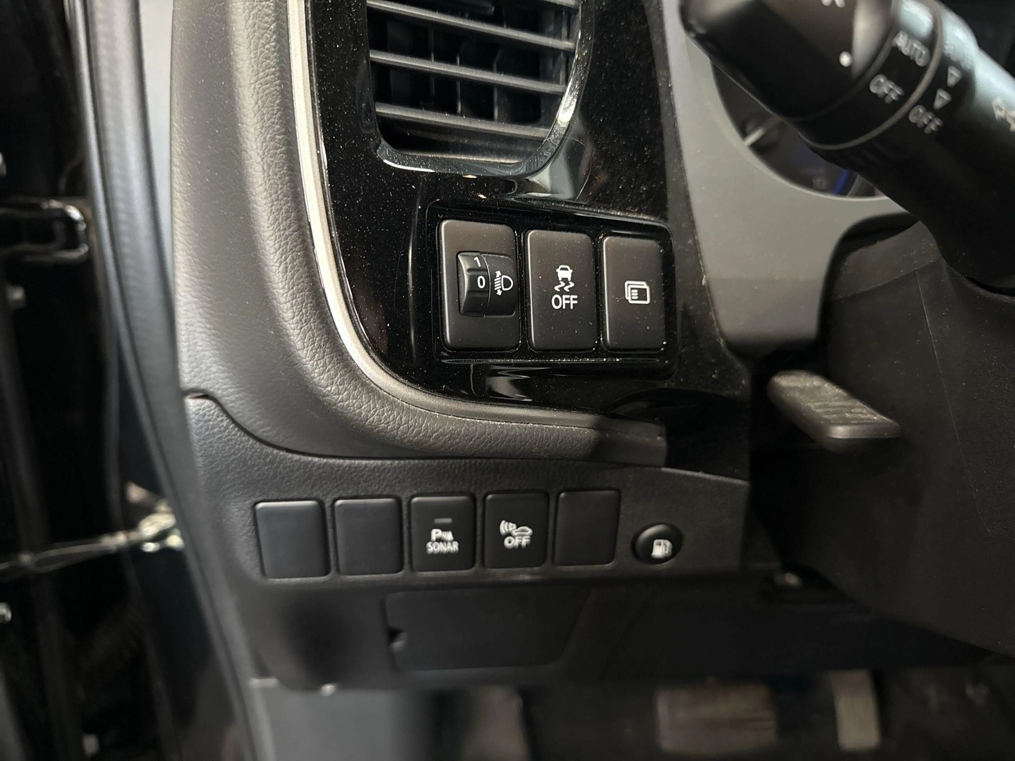 Mitsubishi Outlander 2.4 PHEV Pure | CAMERA | STOELVERWARMING | KEYLESS — photo 24