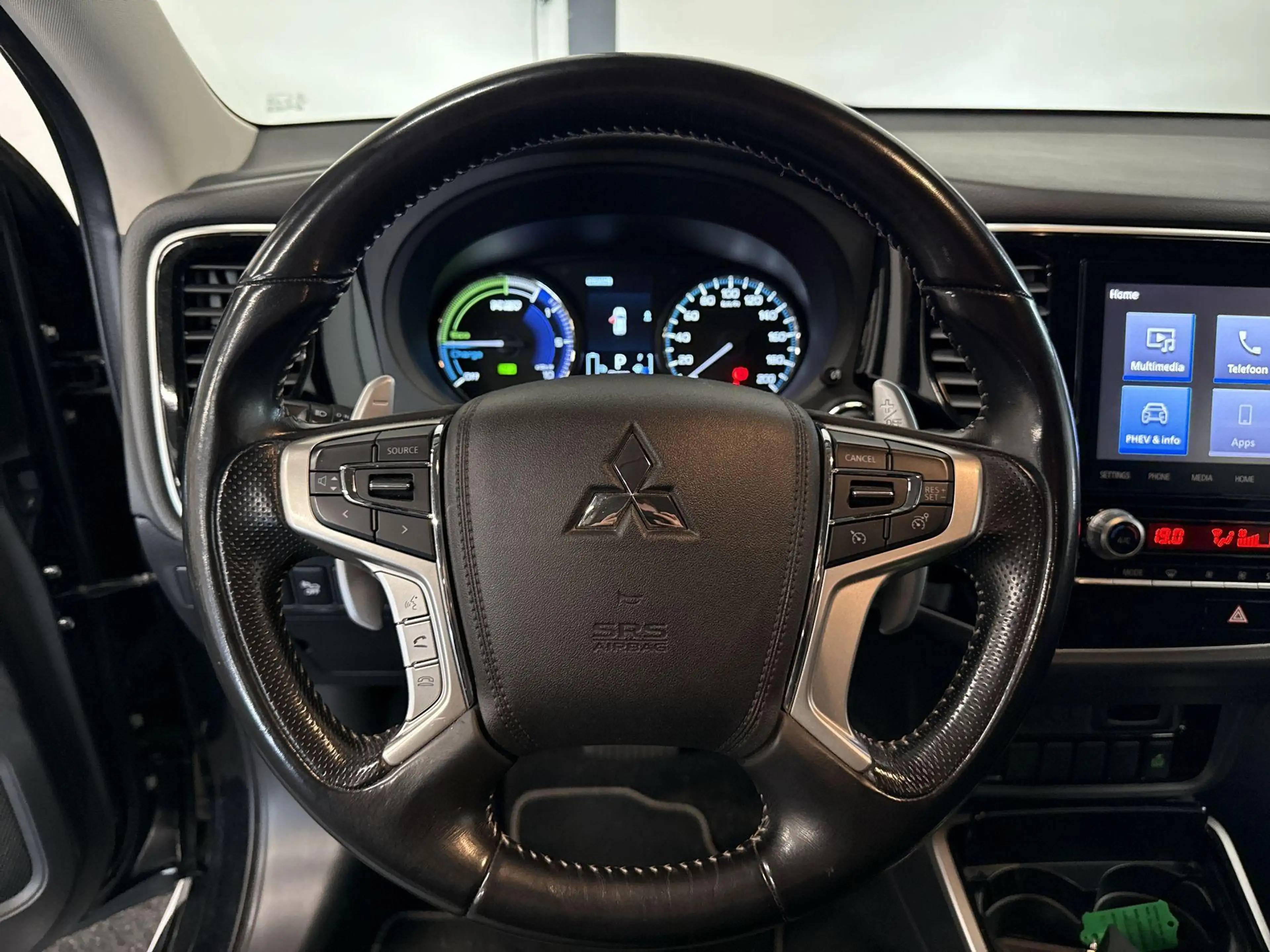 Mitsubishi Outlander 2.4 PHEV Pure | CAMERA | STOELVERWARMING | KEYLESS — photo 25