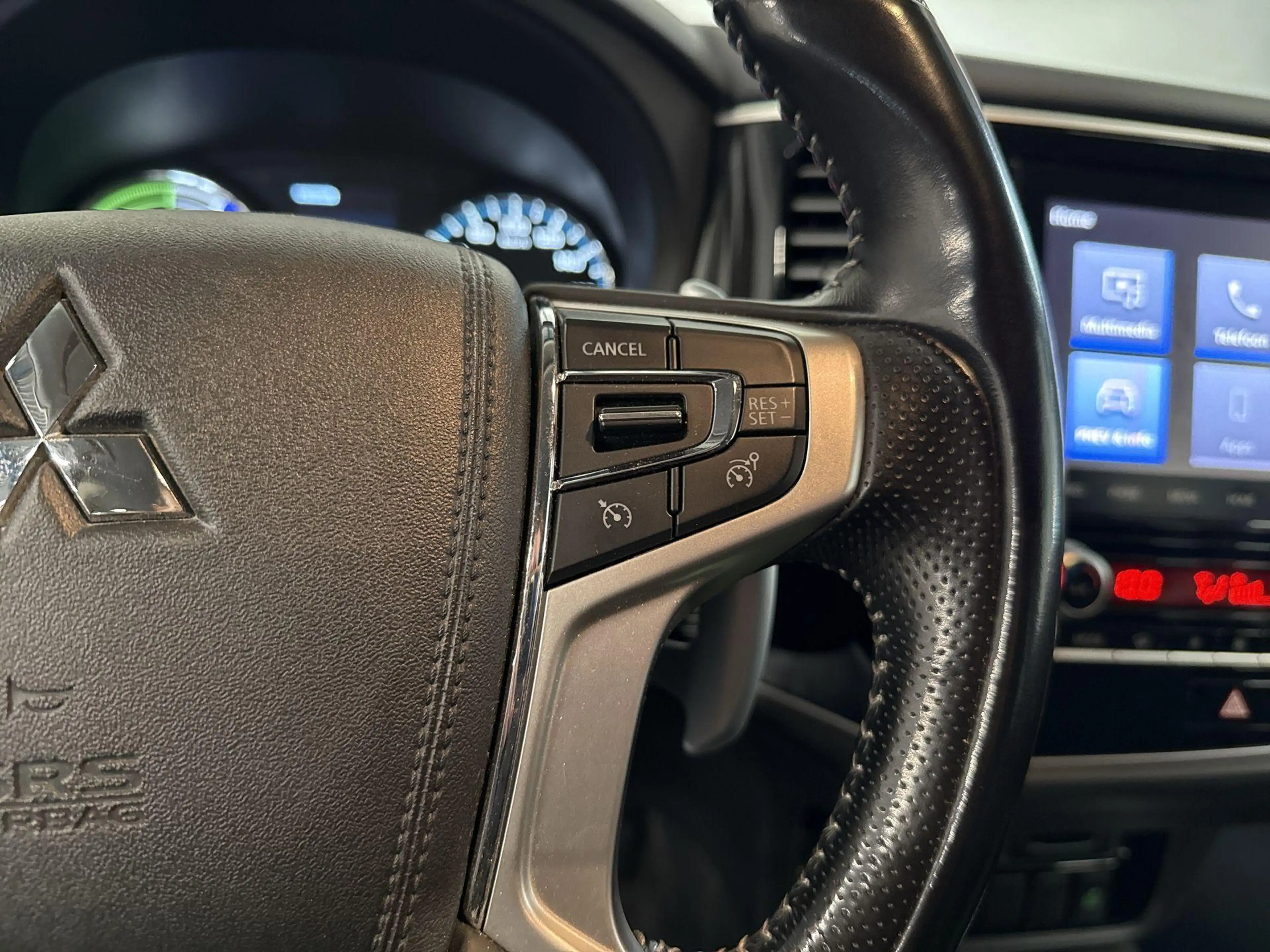 Mitsubishi Outlander 2.4 PHEV Pure | CAMERA | STOELVERWARMING | KEYLESS — photo 28
