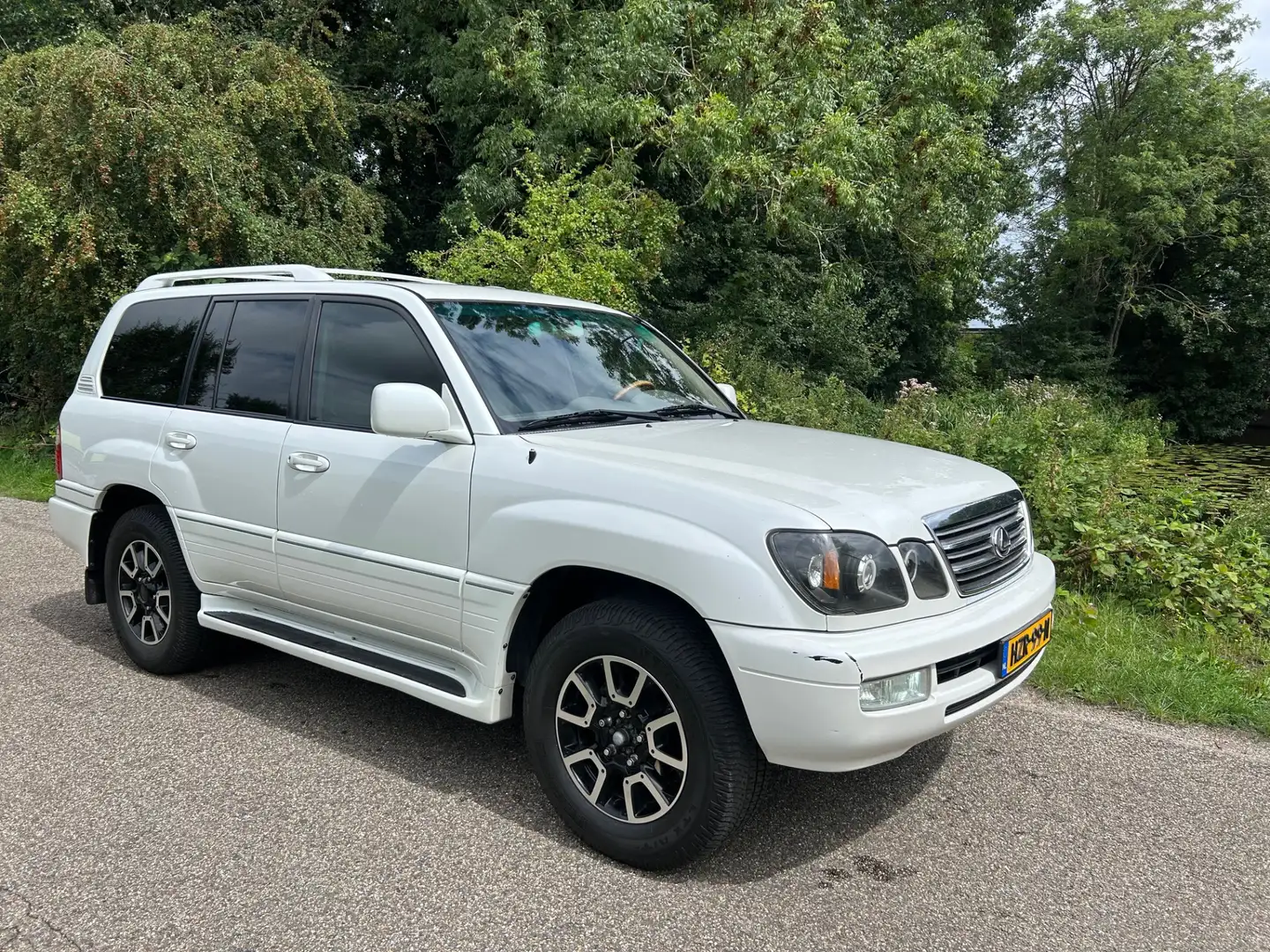Lexus LX 470 (Toyota Land Cruiser 100-Series) 8 Persoons Benzin Bílá - 1