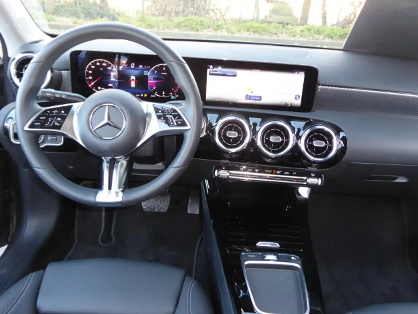 Mercedes-Benz A 200 A 200 d Progressive Adv. Distronic 360° LED Navi Grau - 2