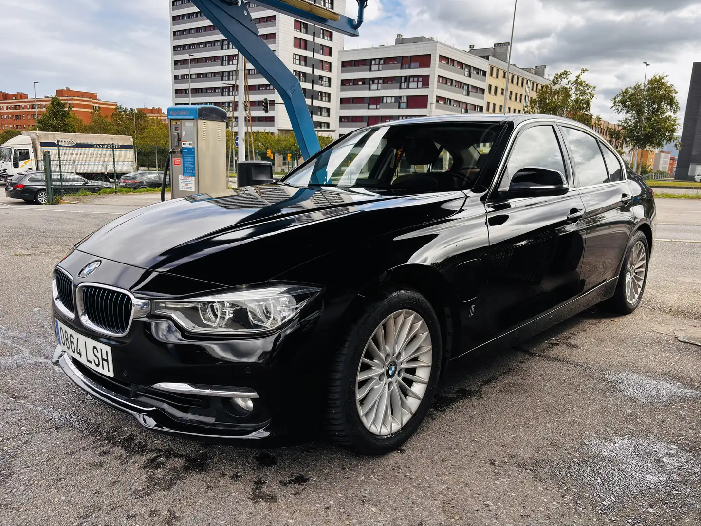 BMW 330 330e iPerformance - 1