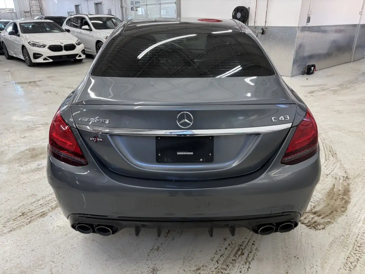 Mercedes-Benz C-Class снимка Mercedes-Benz C-Class