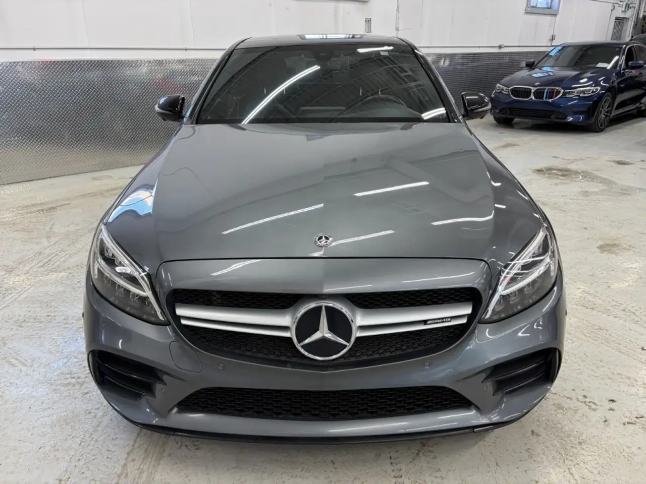 Mercedes-Benz C-Class снимка Mercedes-Benz C-Class
