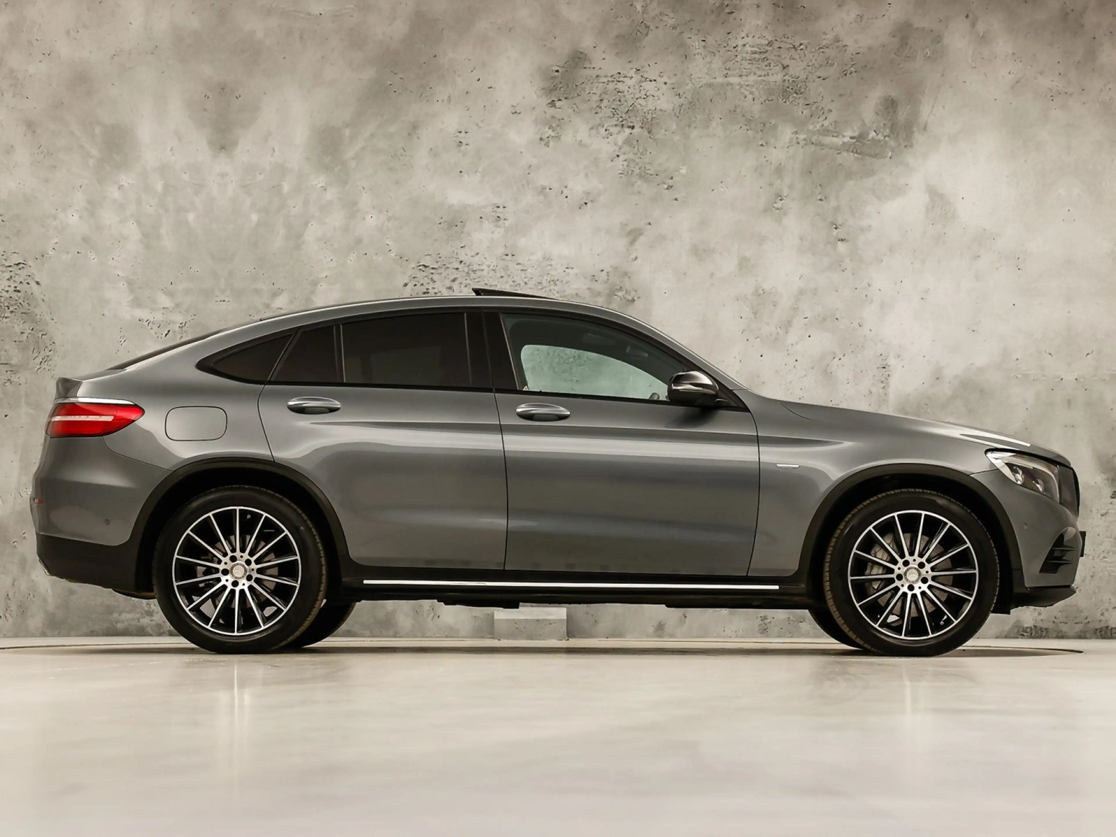 Mercedes-Benz GLC 250 4MATIC Edition 1 AMG Sport 211Pk Automaat (SCHUIFD — photo 4