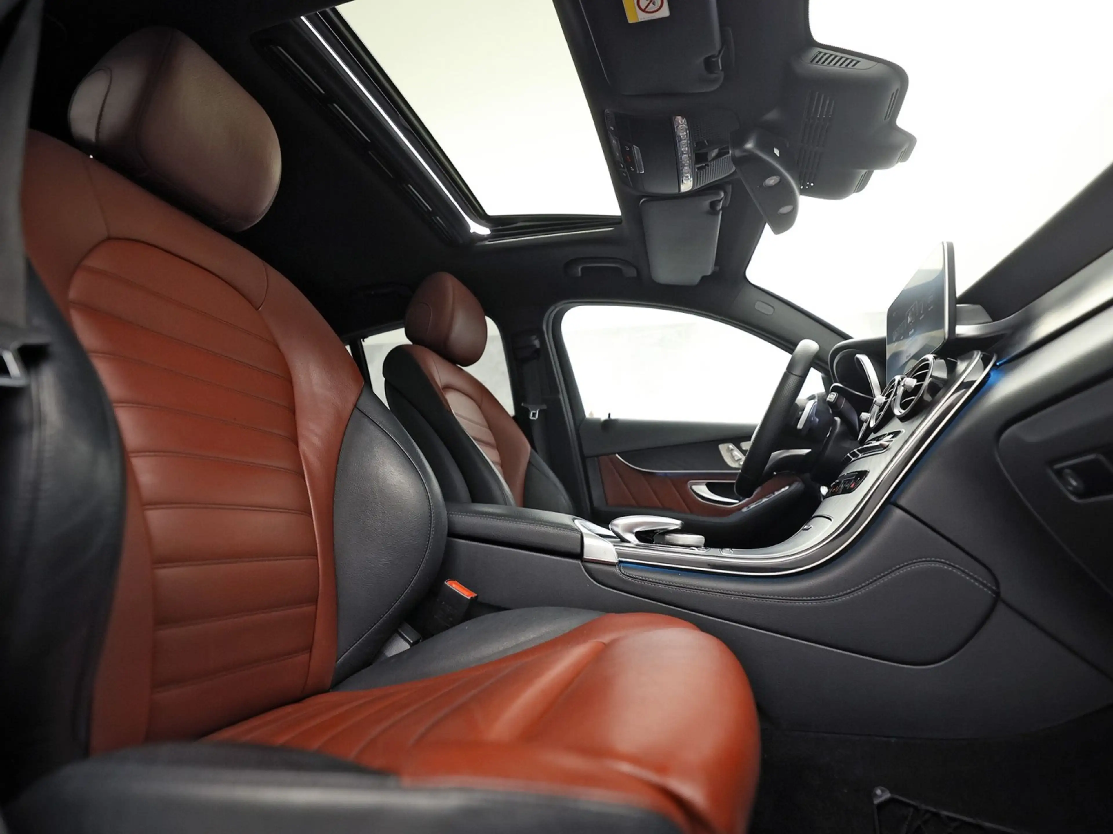 Mercedes-Benz GLC 250 4MATIC Edition 1 AMG Sport 211Pk Automaat (SCHUIFD — photo 8