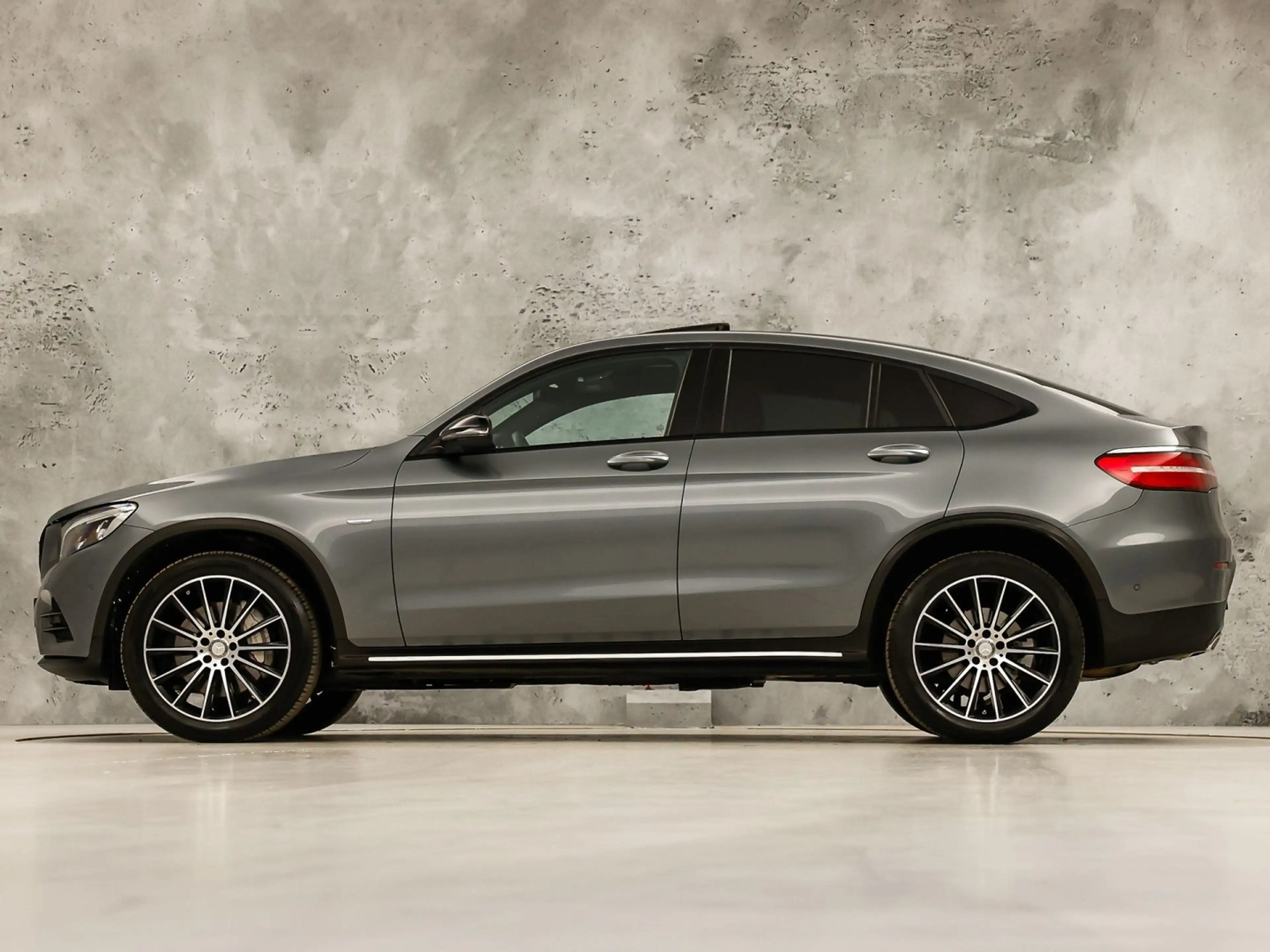 Mercedes-Benz GLC 250 4MATIC Edition 1 AMG Sport 211Pk Automaat (SCHUIFD — photo 2