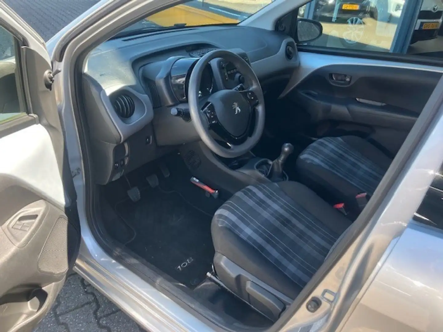 Peugeot 108 1.0 e-VTi Active Zilver - 2